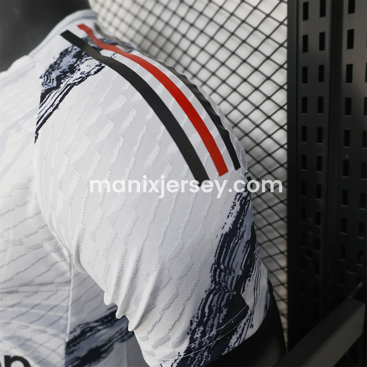 ManixJersey.com | Manchester United 25-26 White Special Edition Jersey - Player Version -Customize Name, Number and Patch | Worldwide Shipping