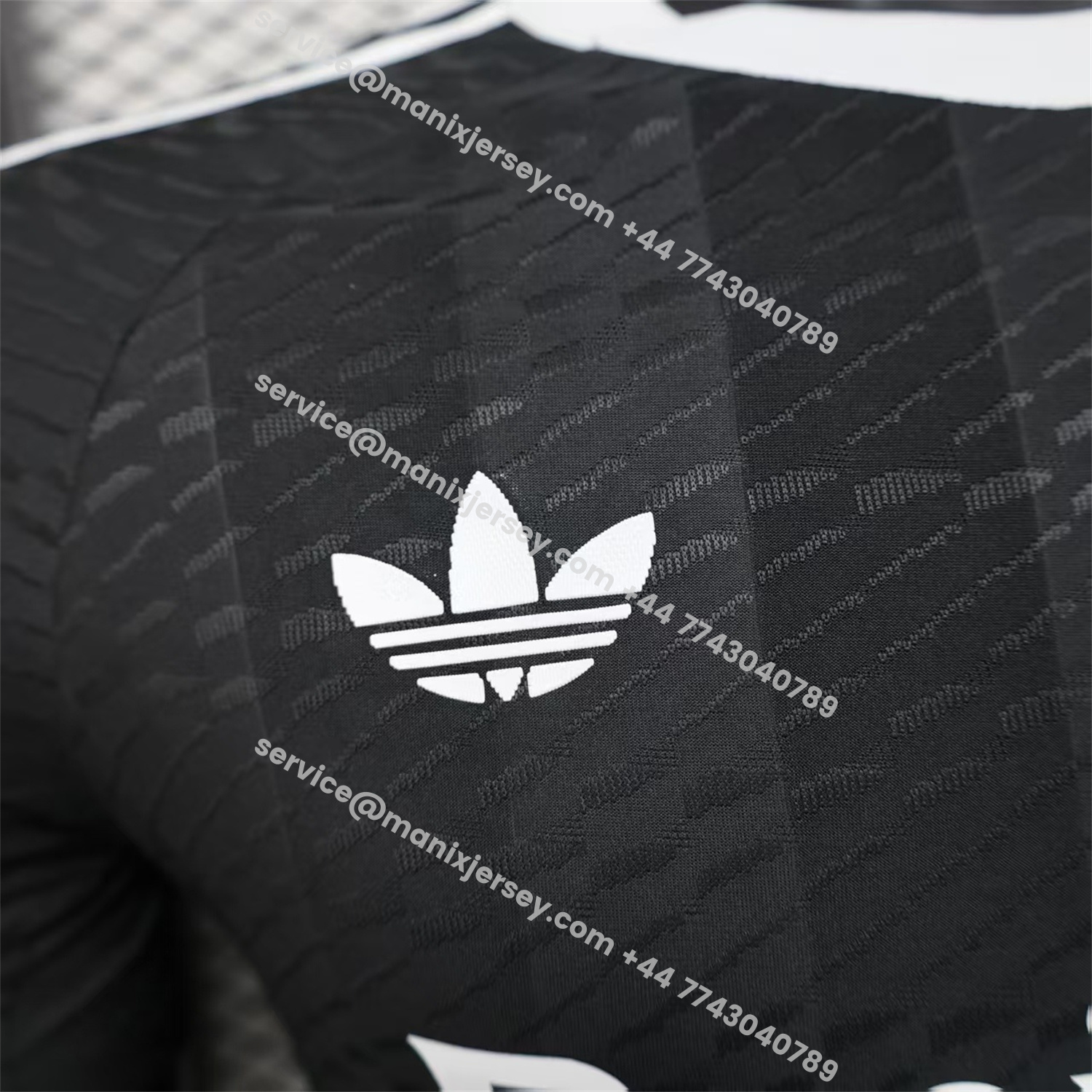 ManixJersey.com | Real Madrid 25-26 Black Terrace Goalkeeper Jersey - Player Version -Customize Name, Number and Patch | Worldwide Shipping
