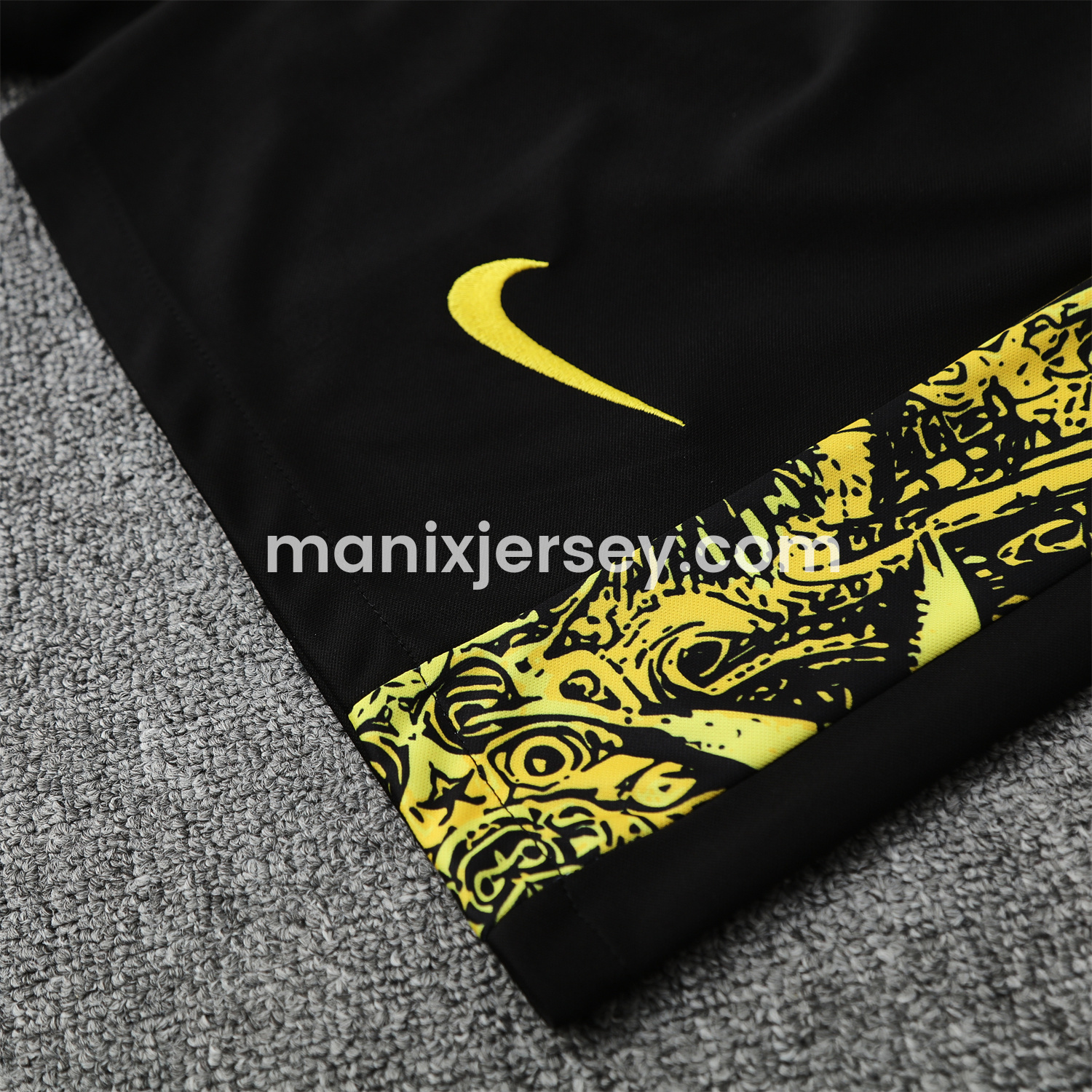 ManixJersey.com | Brazil 25-26 Yellow Jesus Statue Vest Training Set - Yellow Vest & Black Shorts -Customize Name, Number and Patch | Worldwide Shipping