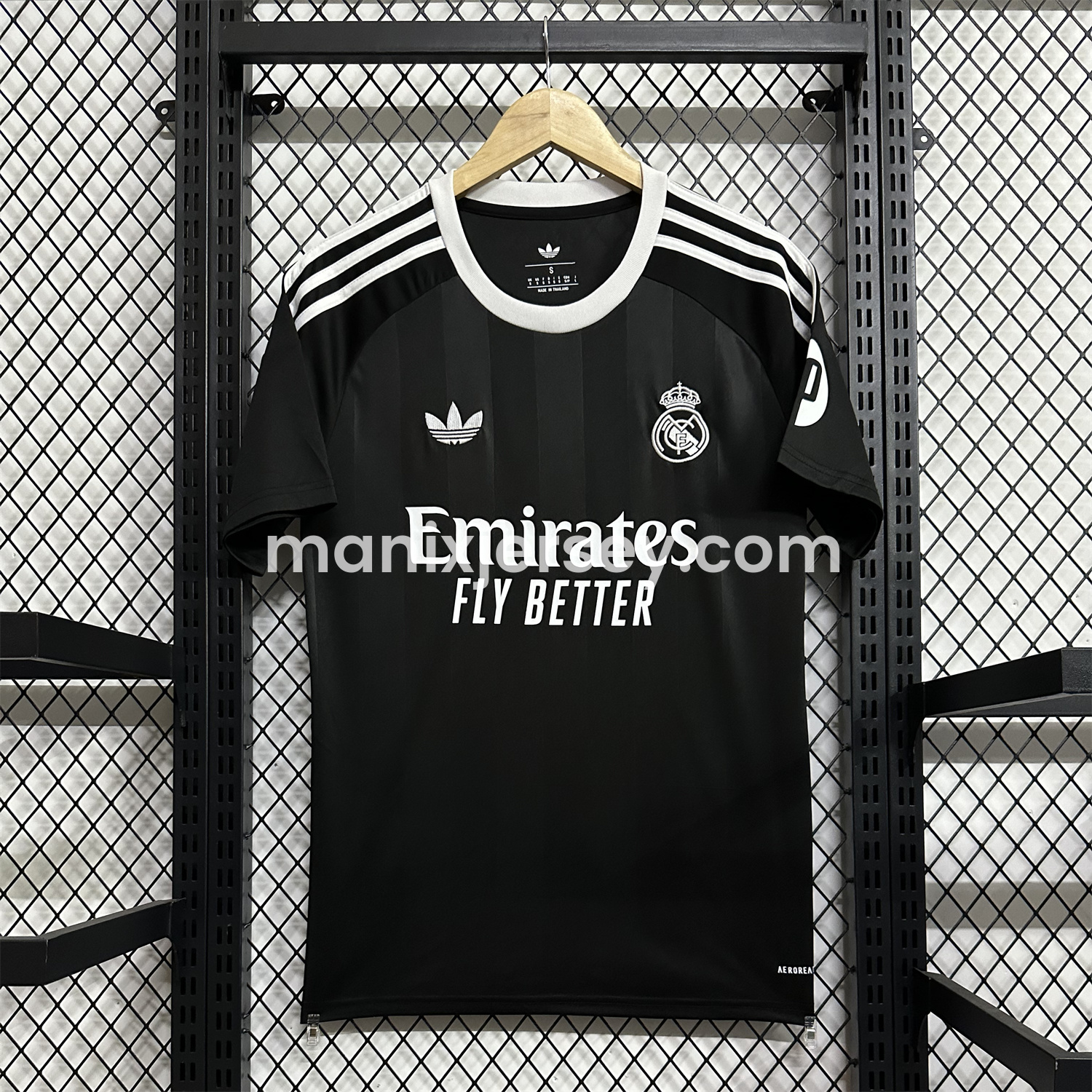 ManixJersey.com | Real Madrid 25-26 Black Terrace Goalkeeper Jersey - Fans Version -Customize Name, Number and Patch | Worldwide Shipping