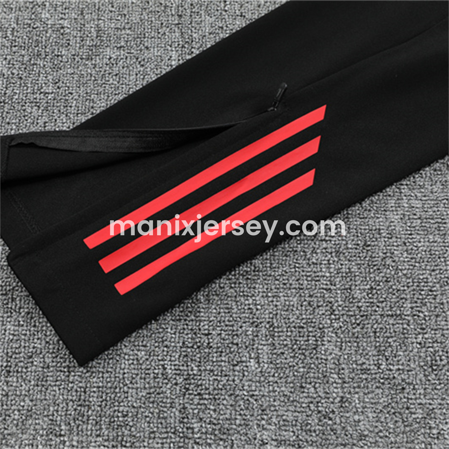 ManixJersey.com | Manchester United 25-26 Long Sleeves Training Set - Red-Black Top & Black Pants -Customize Name, Number and Patch | Worldwide Shipping