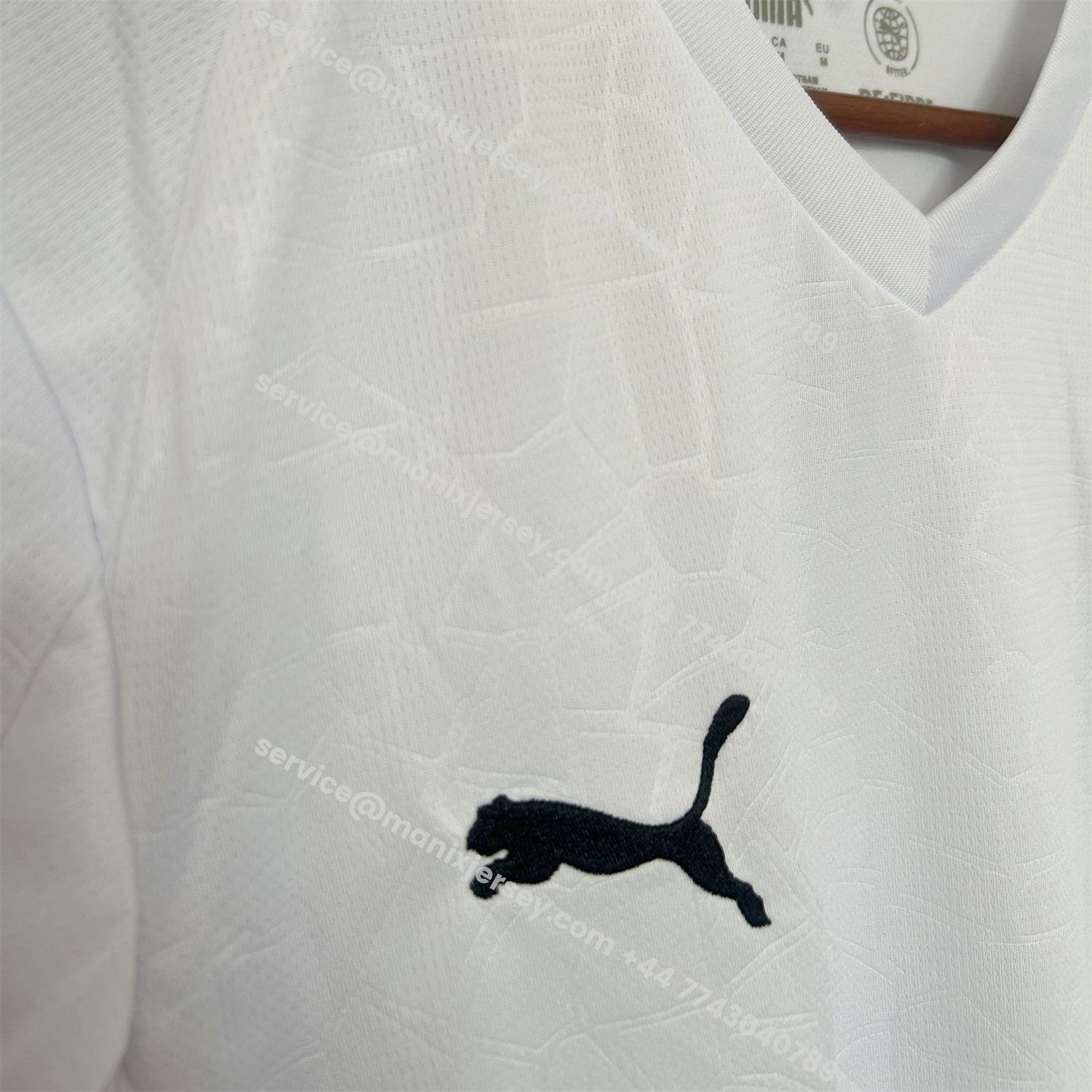ManixJersey.com | Valencia 25-26 Home Jersey - Fans Version -Customize Name, Number and Patch | Worldwide Shipping