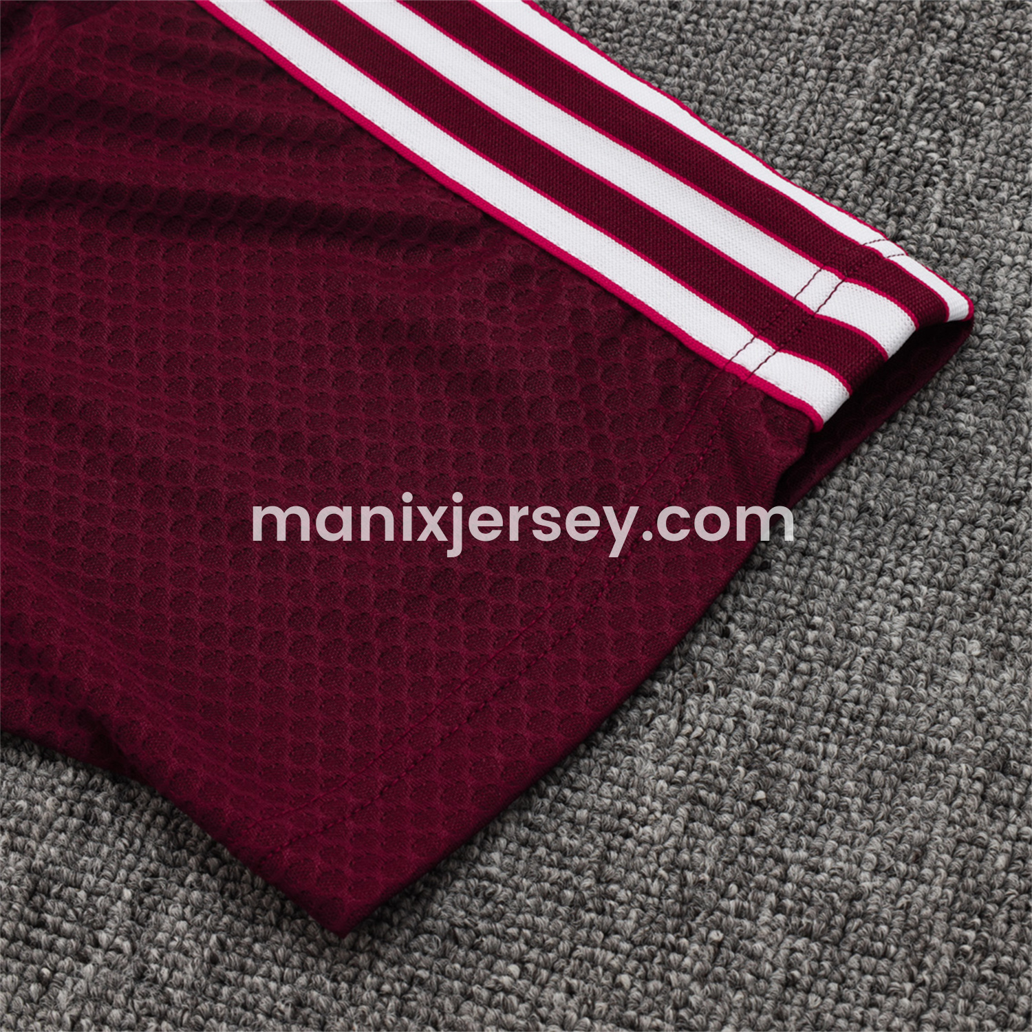 ManixJersey.com | Bayern Munich 25-26 POLO Short-Sleeve Training Set - Deep Red Top and Pants -Customize Name, Number and Patch | Worldwide Shipping