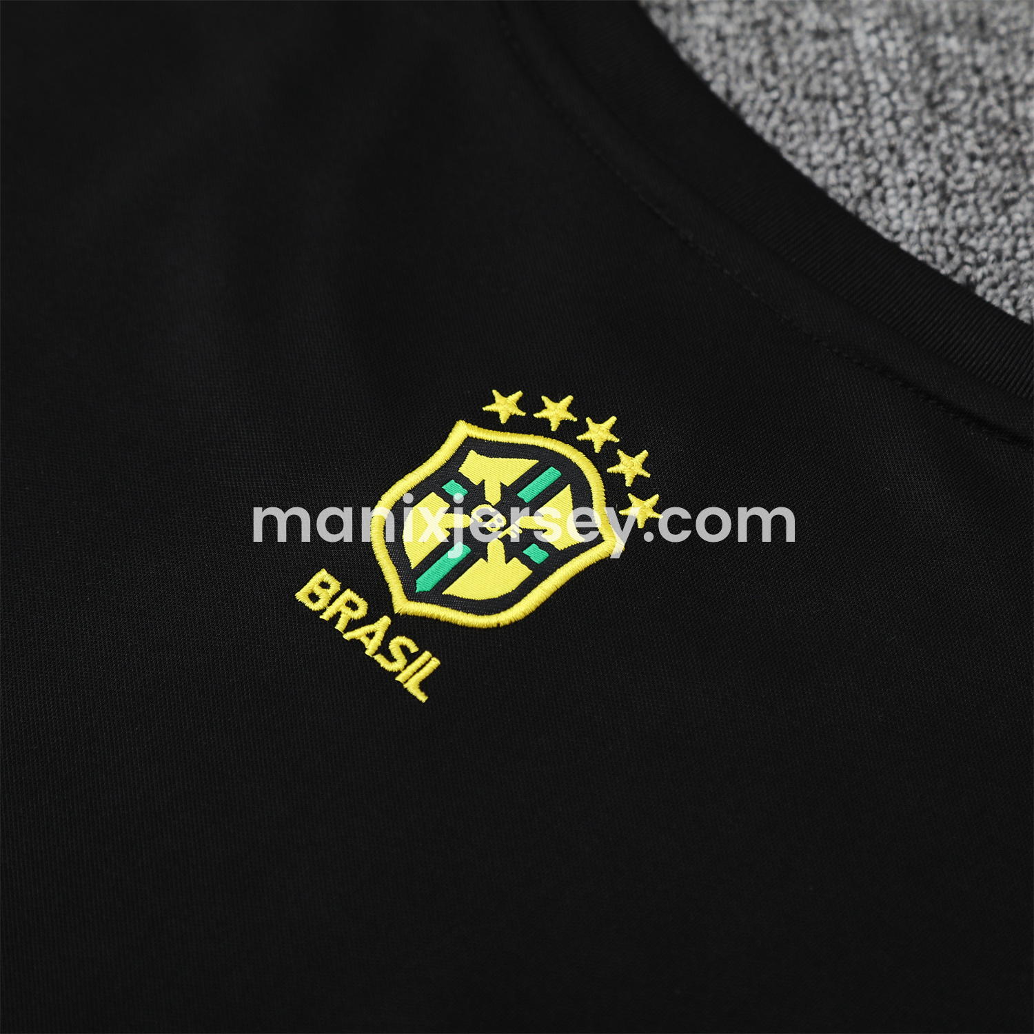 ManixJersey.com | Brazil 25-26 Yellow Jesus Statue Vest Training Set - Yellow Vest & Black Shorts -Customize Name, Number and Patch | Worldwide Shipping