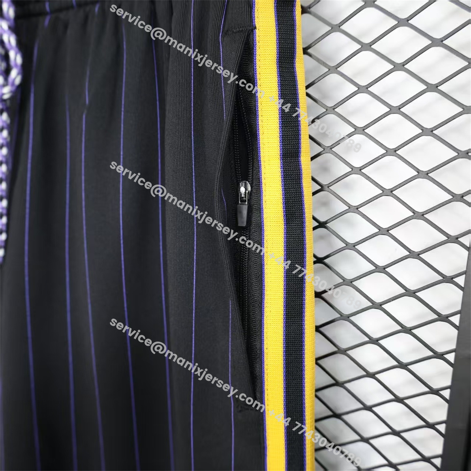 ManixJersey.com | Manchester United 25-26 Trefoil Black Travel Shorts - Player Version -Customize Name, Number and Patch | Worldwide Shipping