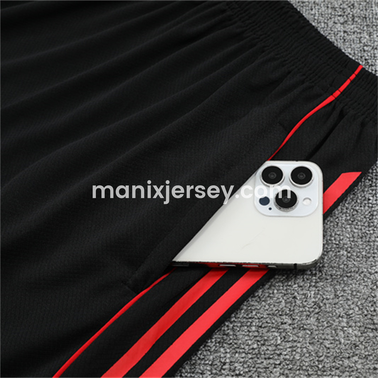 ManixJersey.com | Manchester United 25-26 Kid Short-Sleeve Training Set - White Top & Black Shorts -Customize Name, Number and Patch | Worldwide Shipping