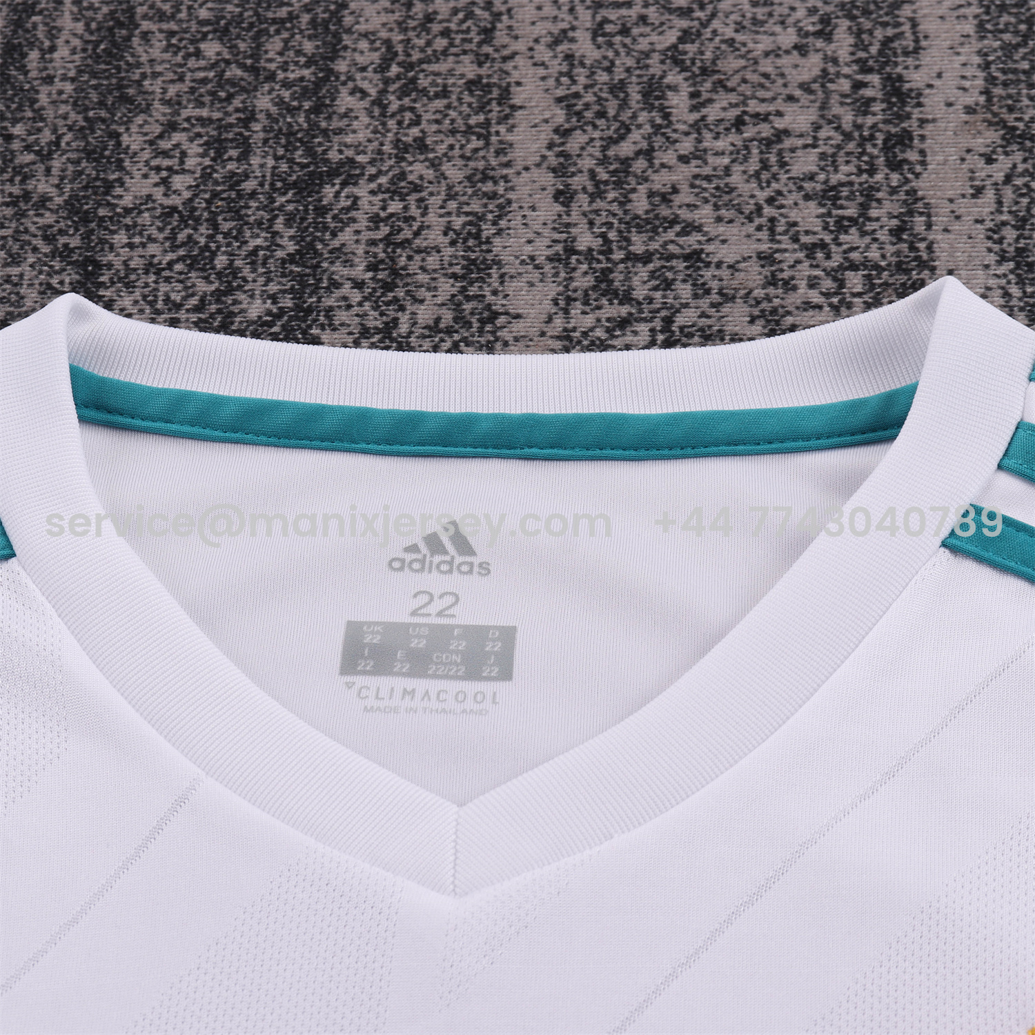 ManixJersey.com | Retro Real Madrid 17-18 Home Long Sleeves Kids Kit -Customize Name, Number and Patch | Worldwide Shipping