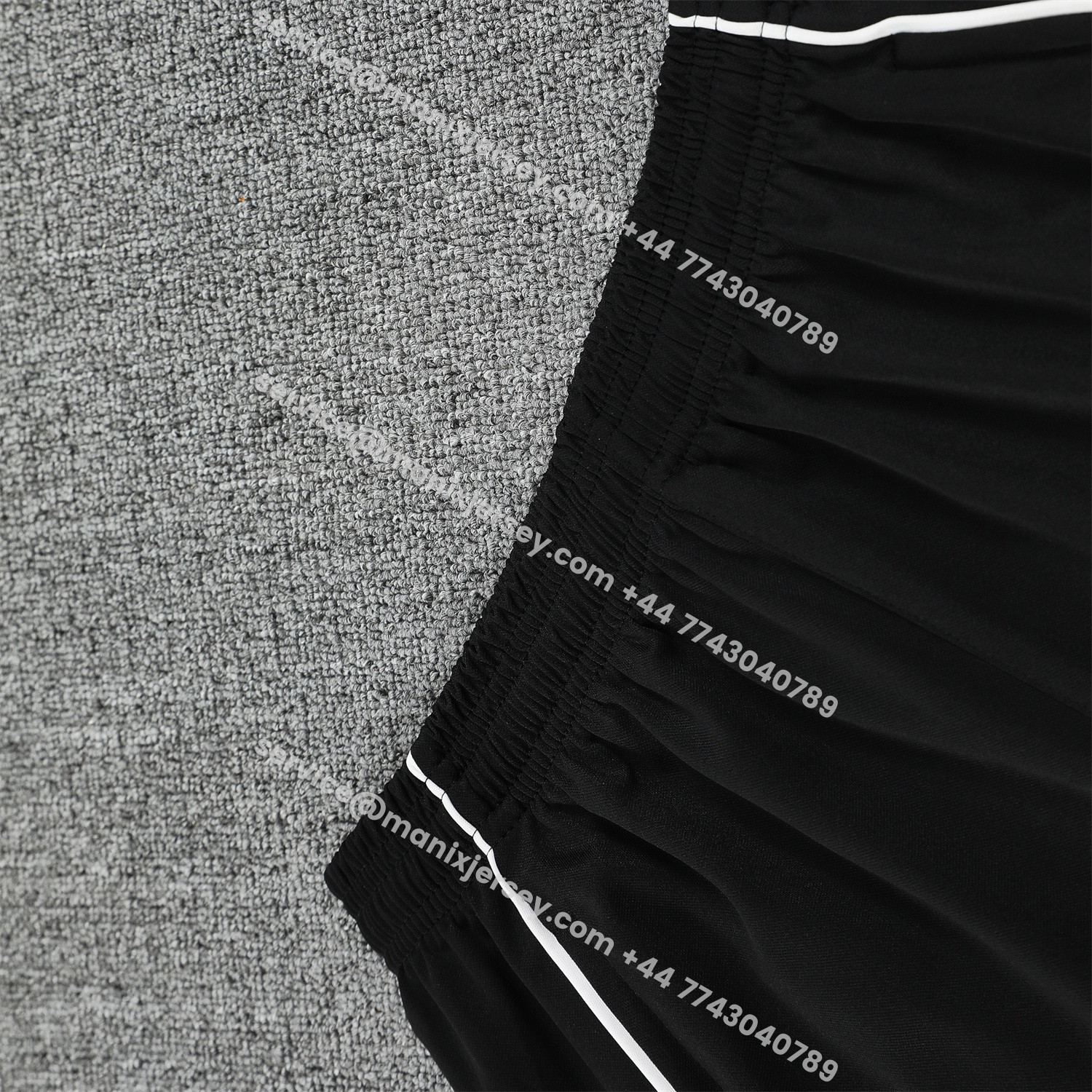 ManixJersey.com | Real Madrid 25-26 Vest Training Set - Grey And White Vest & Black Shorts -Customize Name, Number and Patch | Worldwide Shipping
