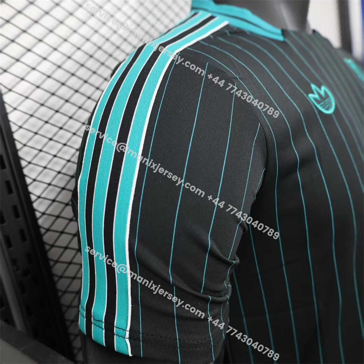 ManixJersey.com | Liver.pool 25-26 Icon Range Travel Special Edition Black Jersey - Player Version -Customize Name, Number and Patch | Worldwide Shipping