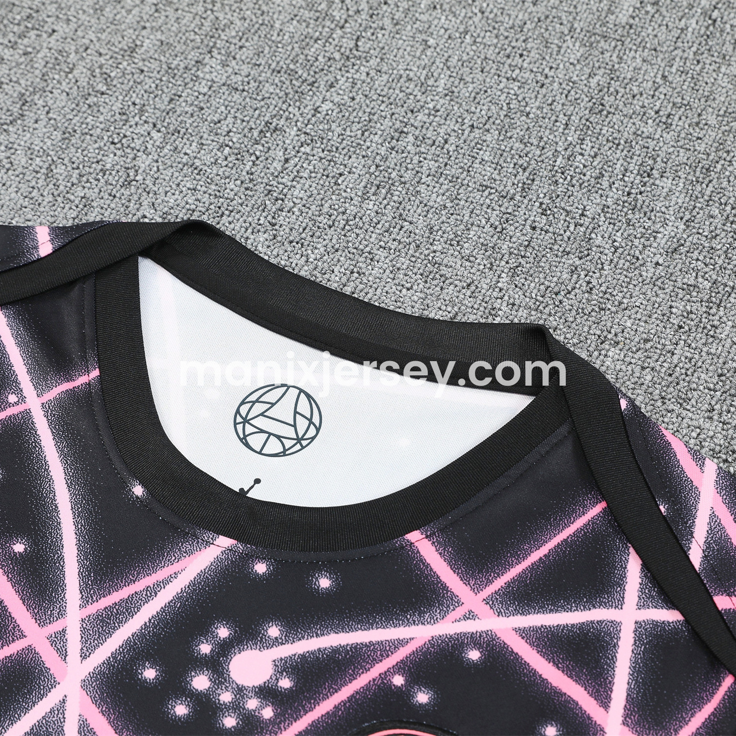 ManixJersey.com | Paris Saint-Germain PSG 25-26 Short-Sleeve Training Set - Pink Fluorescent Rays Black Top & Black Shorts -Customize Name, Number and Patch | Worldwide Shipping