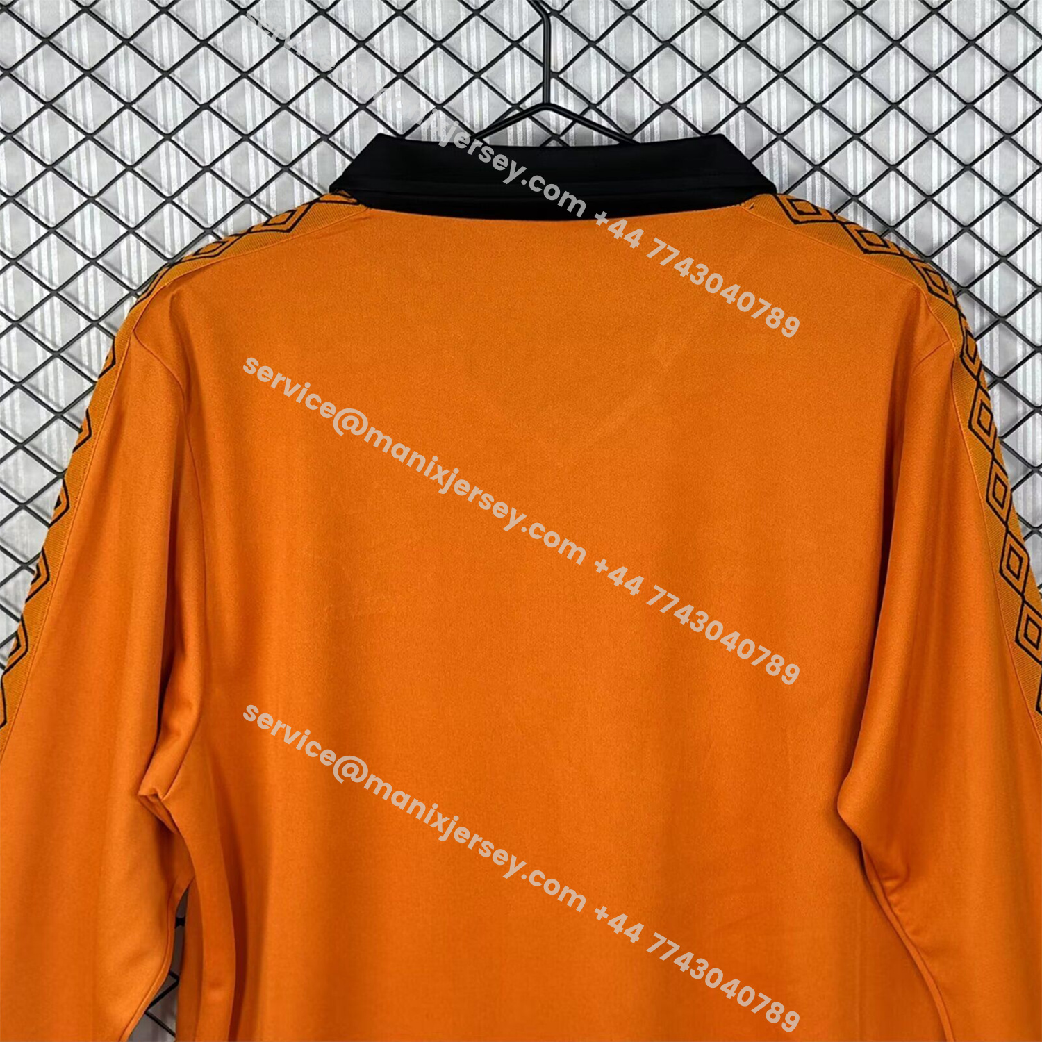 ManixJersey.com | Retro Wolverhampton Wanderers Wolves 1979-82 Home Long Sleeves Jersey - Fans Version -Customize Name, Number and Patch | Worldwide Shipping