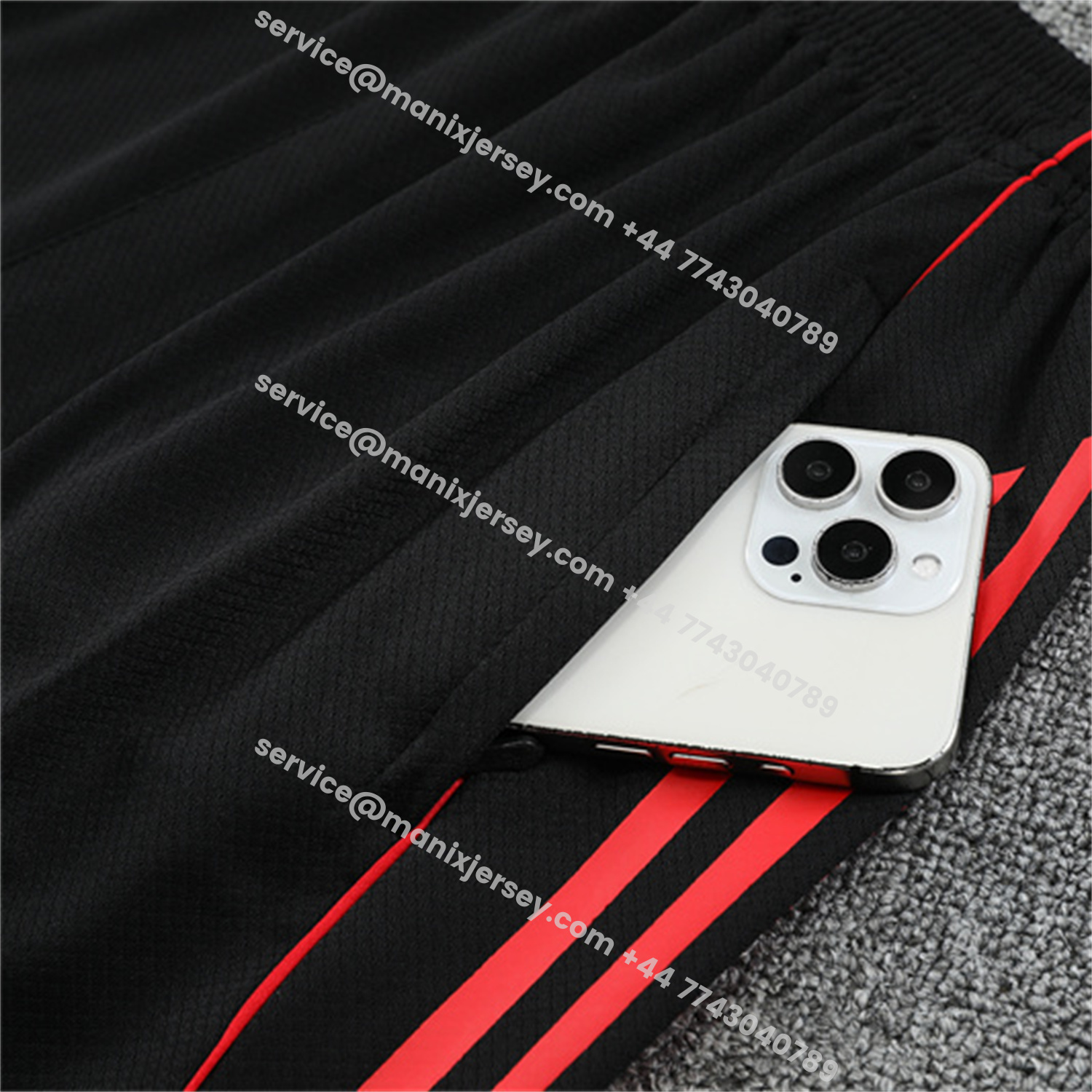 ManixJersey.com | Liver.pool 25-26 Kids Short-Sleeve Training Set Off White Top & Black Shorts -Customize Name, Number and Patch | Worldwide Shipping