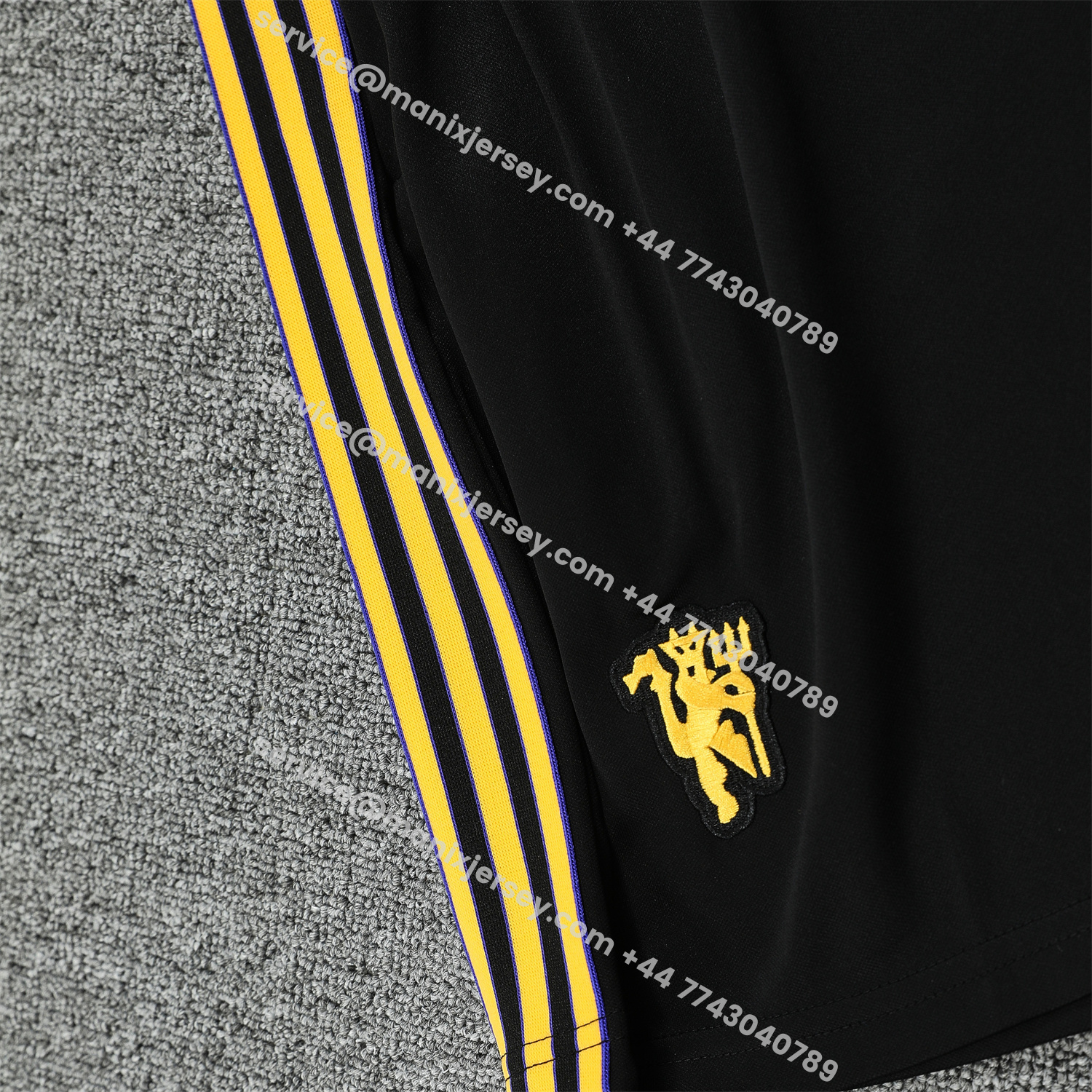 ManixJersey.com | Manchester United 25-26 Vest Training Set - Black Top & Black Shorts -Customize Name, Number and Patch | Worldwide Shipping