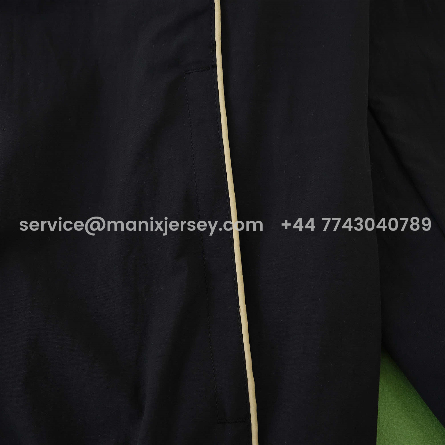 ManixJersey.com | Liver.pool 25-26 Throwback Windbreaker Jacket - Black -Customize Name, Number and Patch | Worldwide Shipping