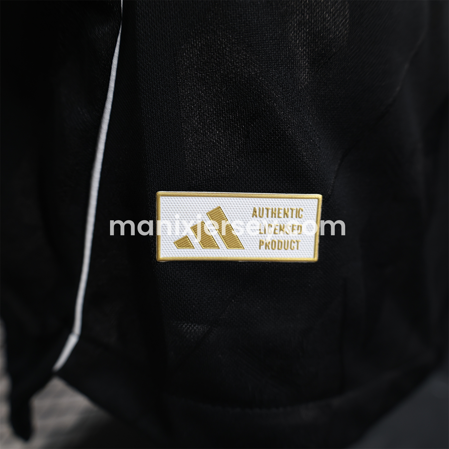 ManixJersey.com | Manchester United 25-26 Black Training Jersey - Player Version -Customize Name, Number and Patch | Worldwide Shipping