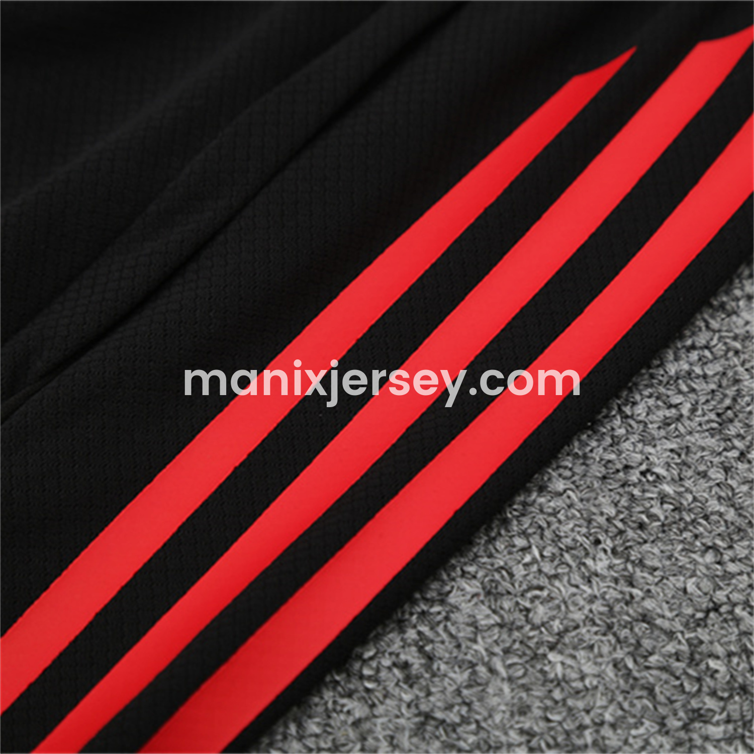 ManixJersey.com | Bayern Munich 25-26 Short-Sleeve Training Set - Green Top & Black shorts -Customize Name, Number and Patch | Worldwide Shipping