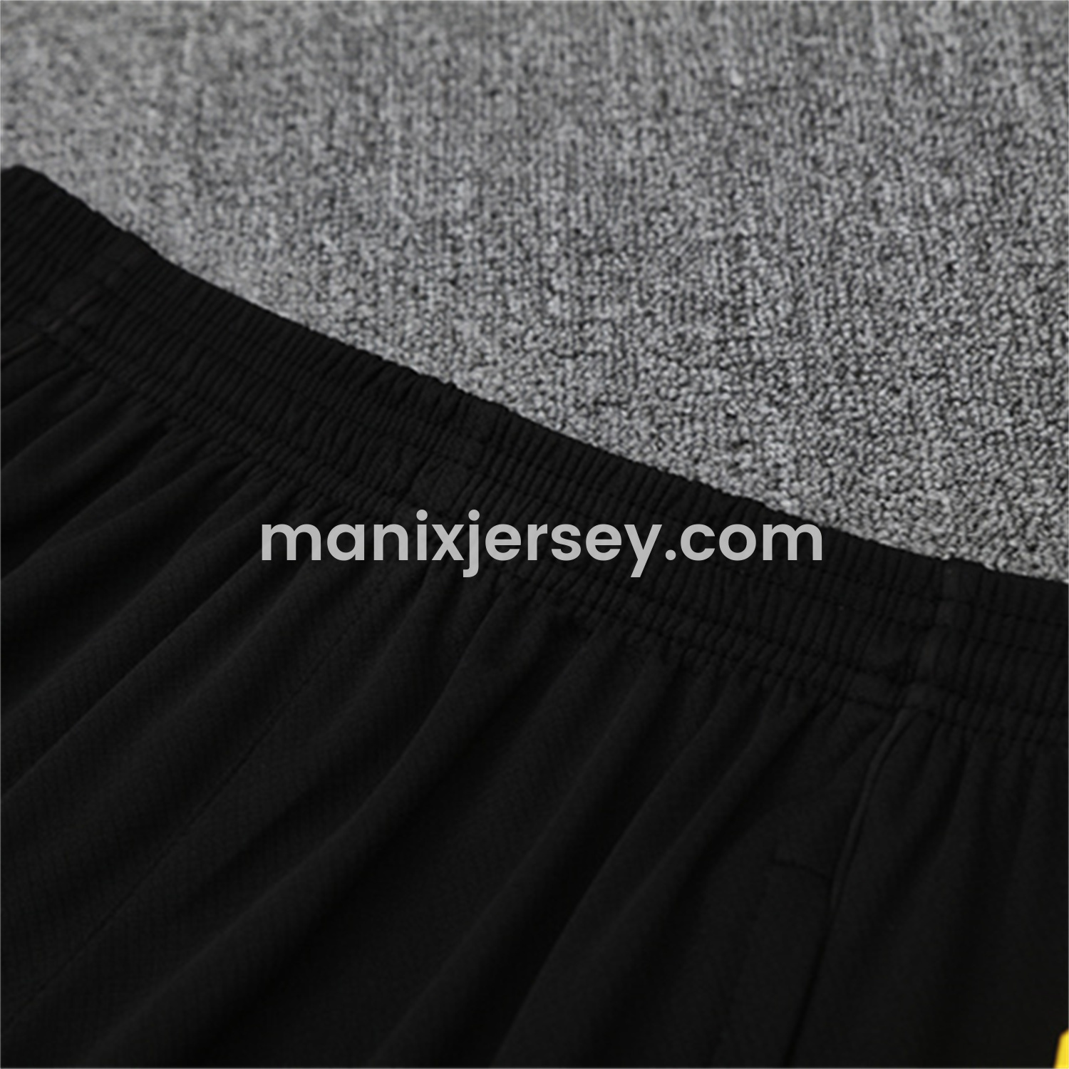 ManixJersey.com | Manchester United 25-26 Short-Sleeve Training Set - Black Top & Black shorts -Customize Name, Number and Patch | Worldwide Shipping