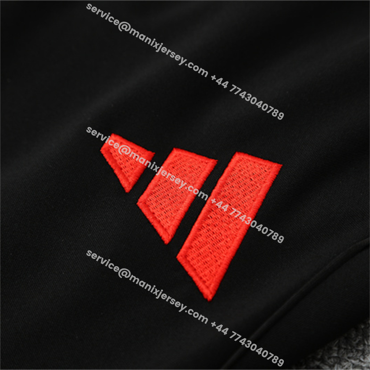 ManixJersey.com | Liver.pool 25-26 Kids Long Sleeve Training Set - White Top & Black Pants -Customize Name, Number and Patch | Worldwide Shipping