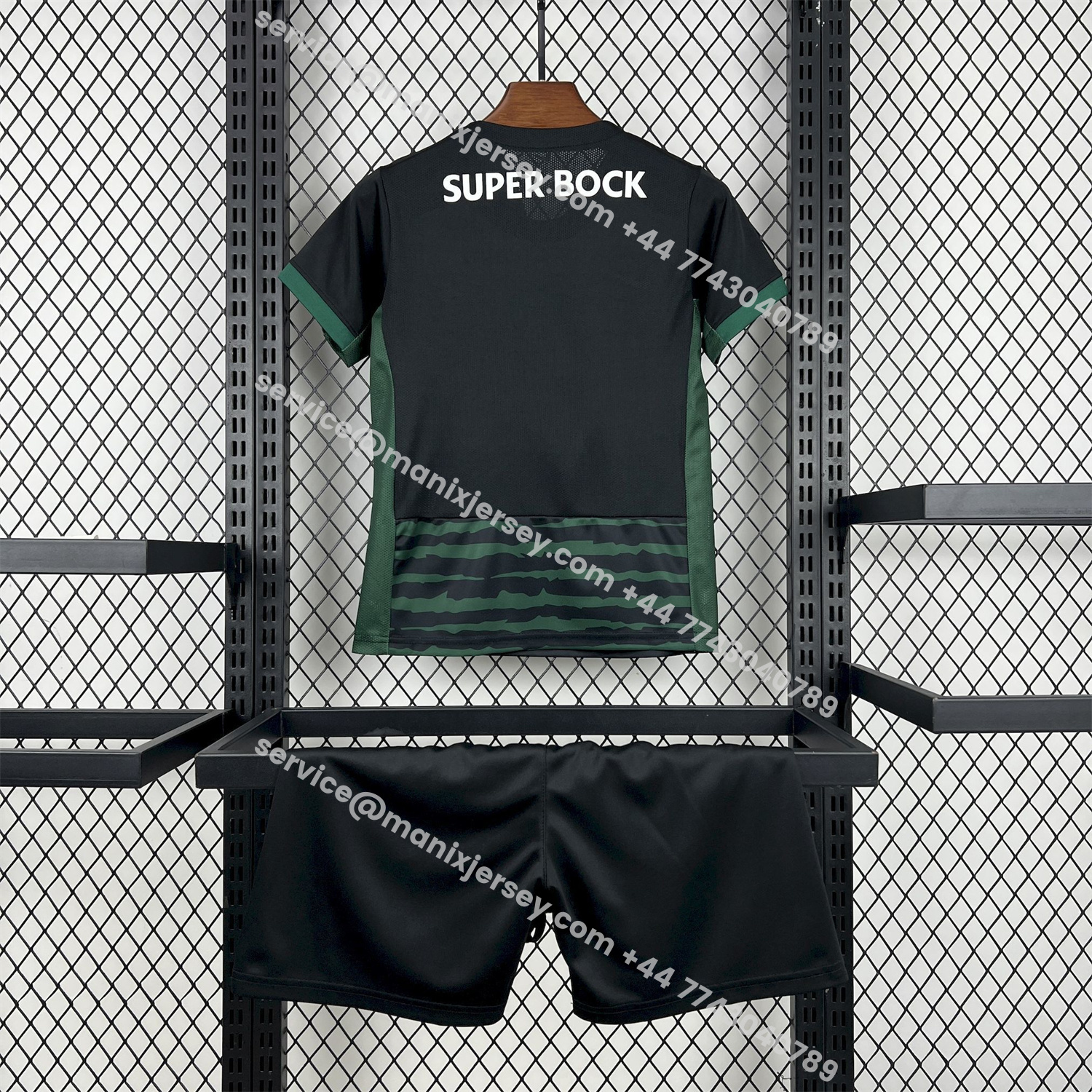 ManixJersey.com | Sporting CP 25-26 Goalkeeper Green And Black Kids Kit -Customize Name, Number and Patch | Worldwide Shipping