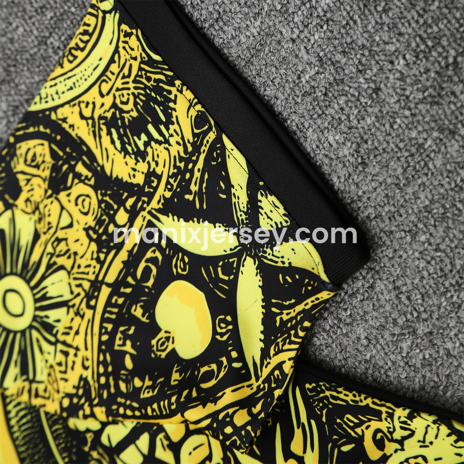 ManixJersey.com | Brazil 25-26 Yellow Jesus Statue Short-Sleeve Training Set - Yellow Top & Black Shorts -Customize Name, Number and Patch | Worldwide Shipping
