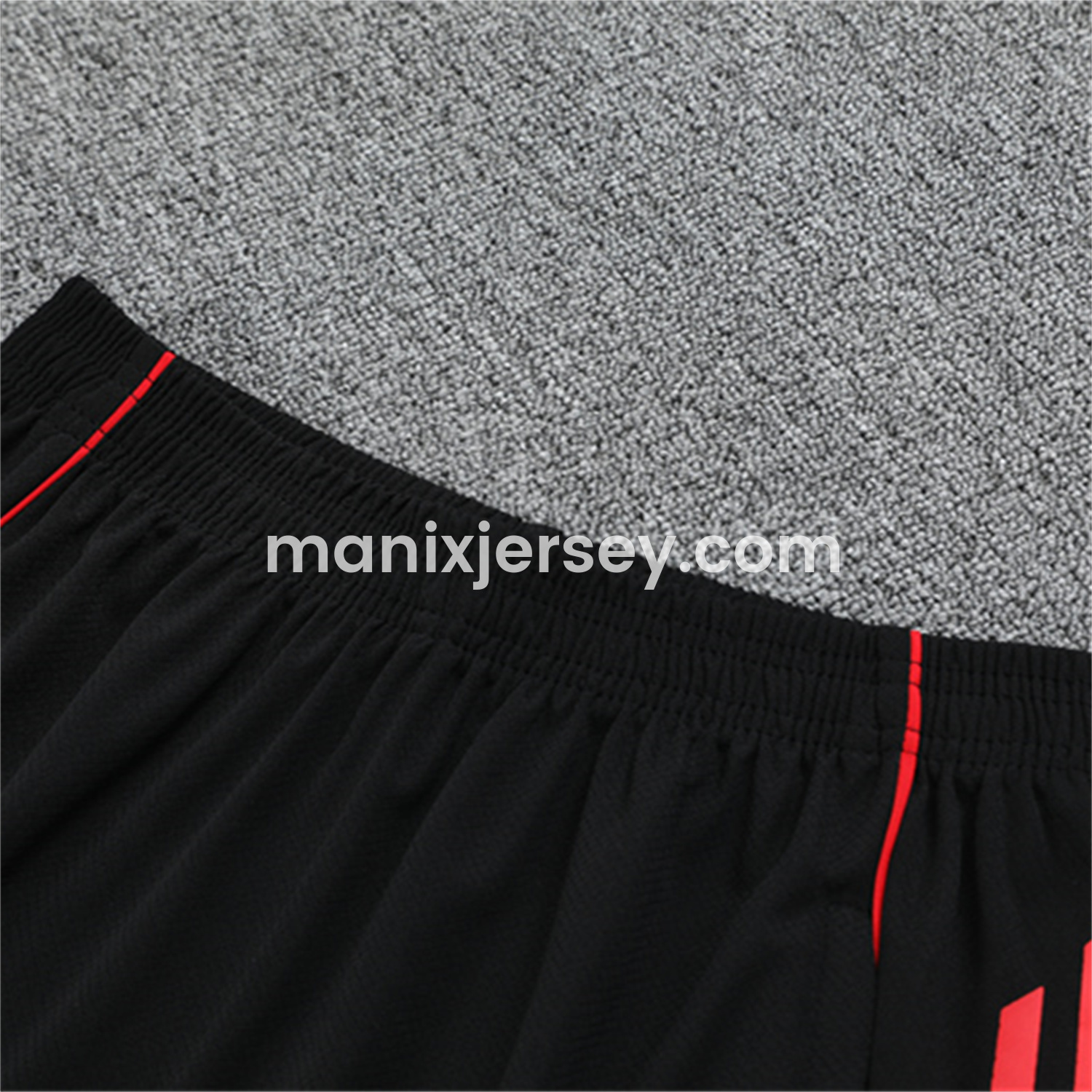 ManixJersey.com | Manchester United 25-26 Kid Short-Sleeve Training Set - White Top & Black Shorts -Customize Name, Number and Patch | Worldwide Shipping