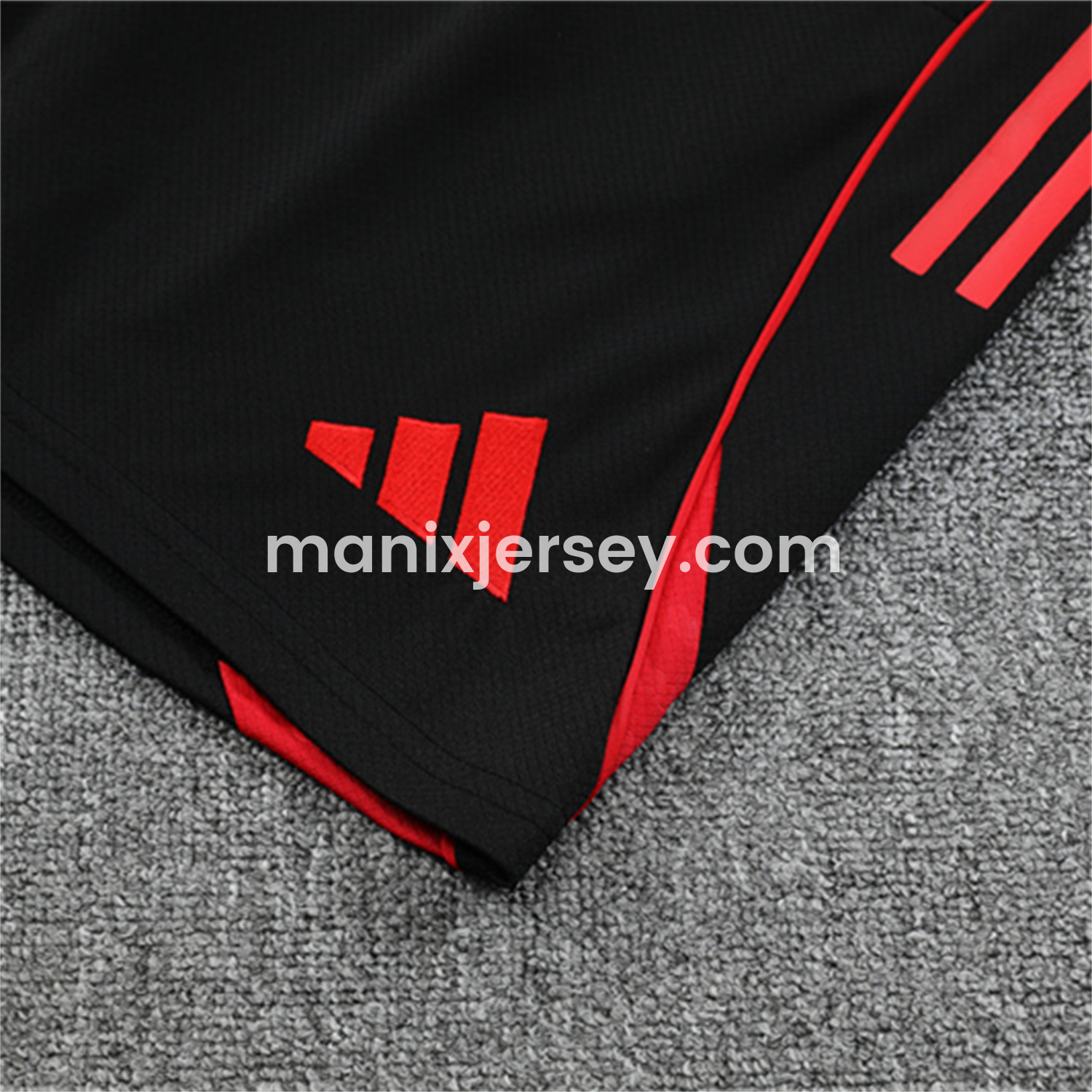 ManixJersey.com | Manchester United 25-26 Short-Sleeve Training Set - Red Top & Black Shorts -Customize Name, Number and Patch | Worldwide Shipping