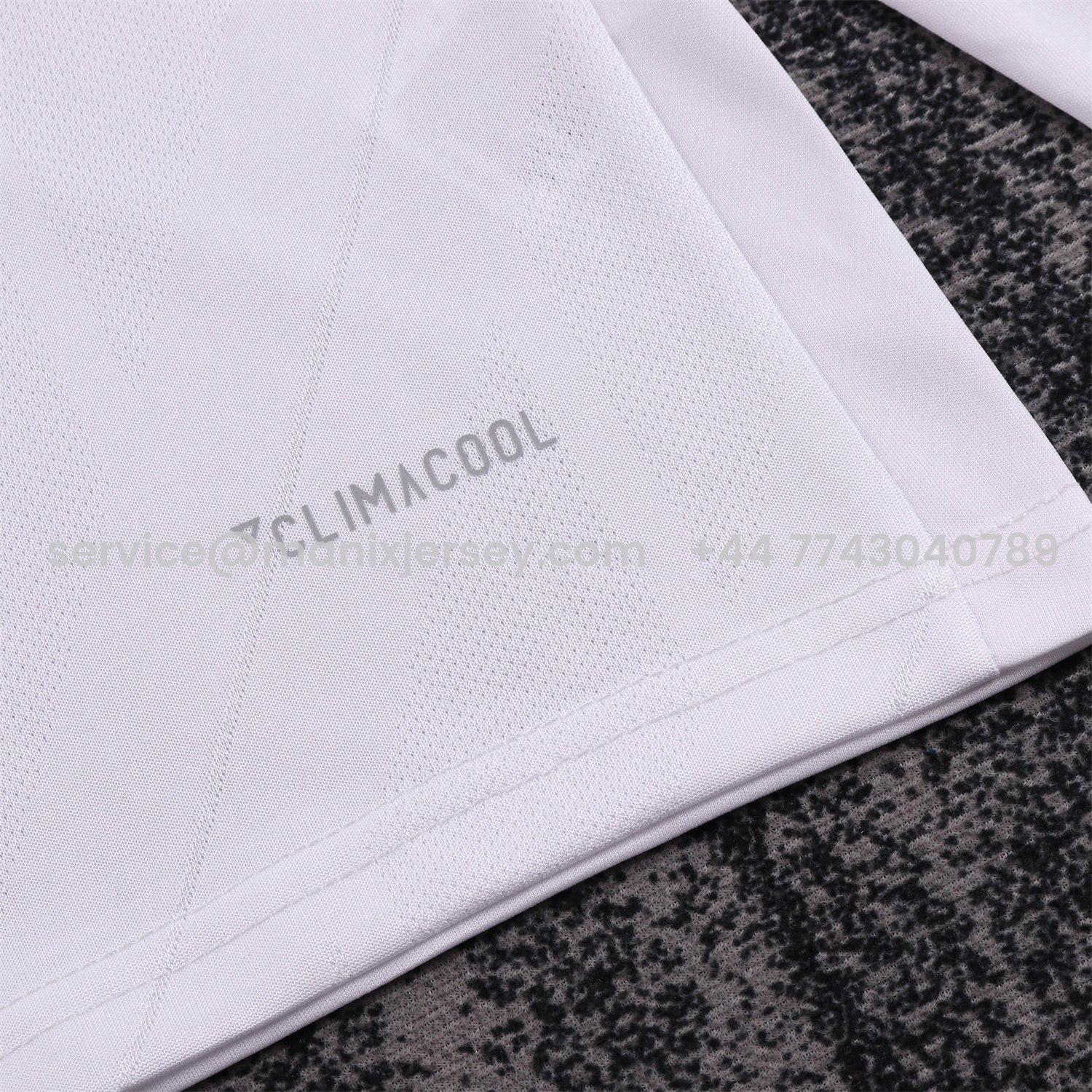 ManixJersey.com | Retro Real Madrid 17-18 Home Long Sleeves Kids Kit -Customize Name, Number and Patch | Worldwide Shipping