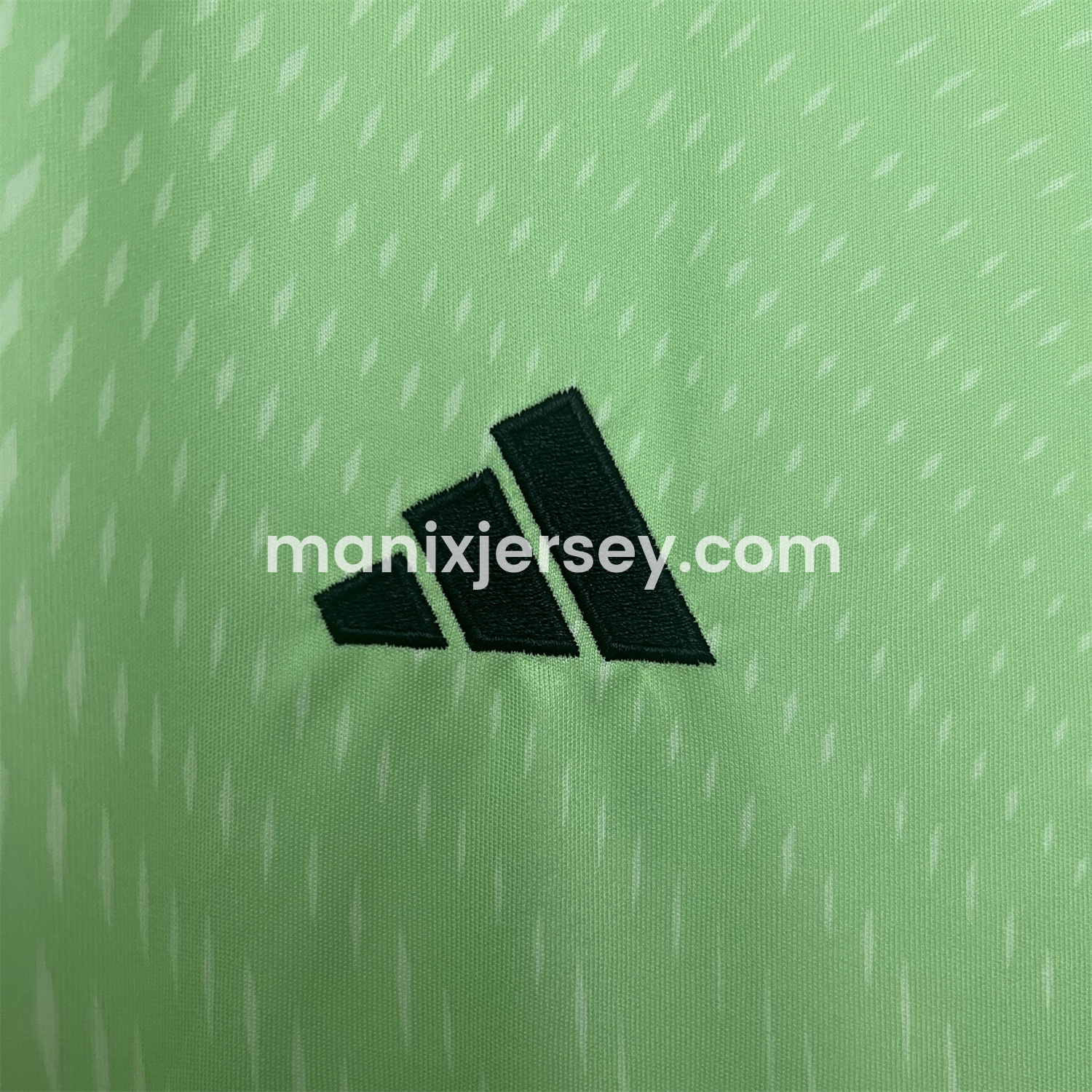 ManixJersey.com | Bayern Munich 25-26 Green Goalkeeper Jersey - Fans Version -Customize Name, Number and Patch | Worldwide Shipping