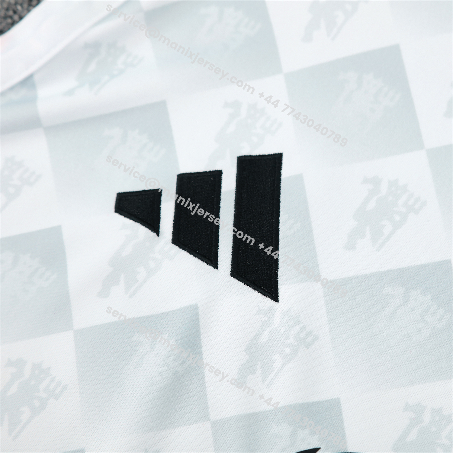 ManixJersey.com | Manchester United 25-26 Vest Training Set - Red Edge White Vest & Black Shorts -Customize Name, Number and Patch | Worldwide Shipping