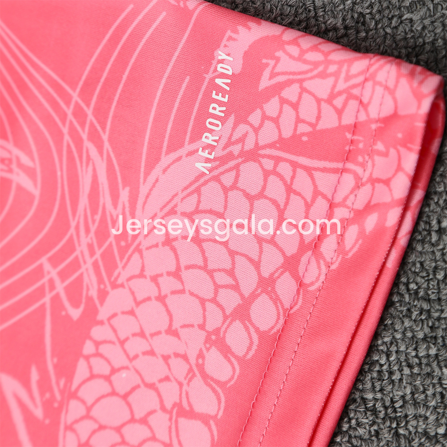 JerseysGala.com | Real Madrid 25-26 Vest Training Set - Pink-Black Dragon Vest & Black-White Shorts -Customize Name, Number and Patch | Worldwide Shipping