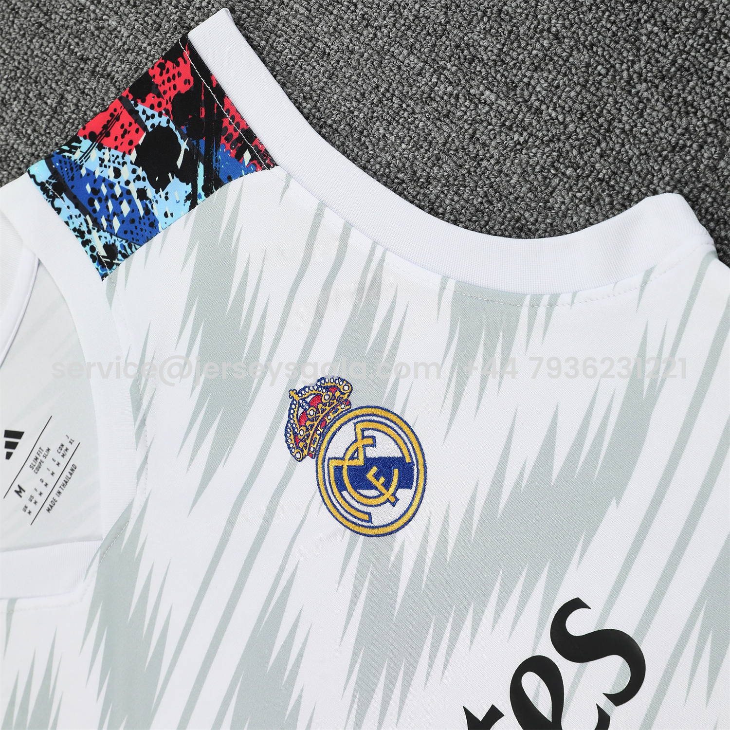 JerseysGala.com | Real Madrid 25-26 Vest Training Set - Grey Arrow Pattern Vest & Black Shorts -Customize Name, Number and Patch | Worldwide Shipping