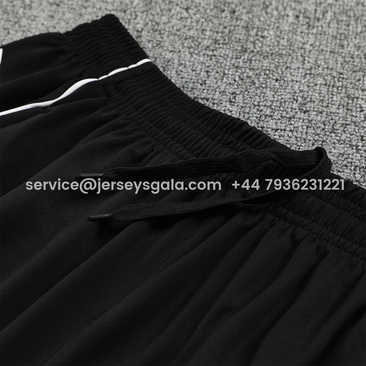 JerseysGala.com | Real Madrid 25-26 Vest Training Set - Pink Arrow Pattern Vest & Black Shorts -Customize Name, Number and Patch | Worldwide Shipping