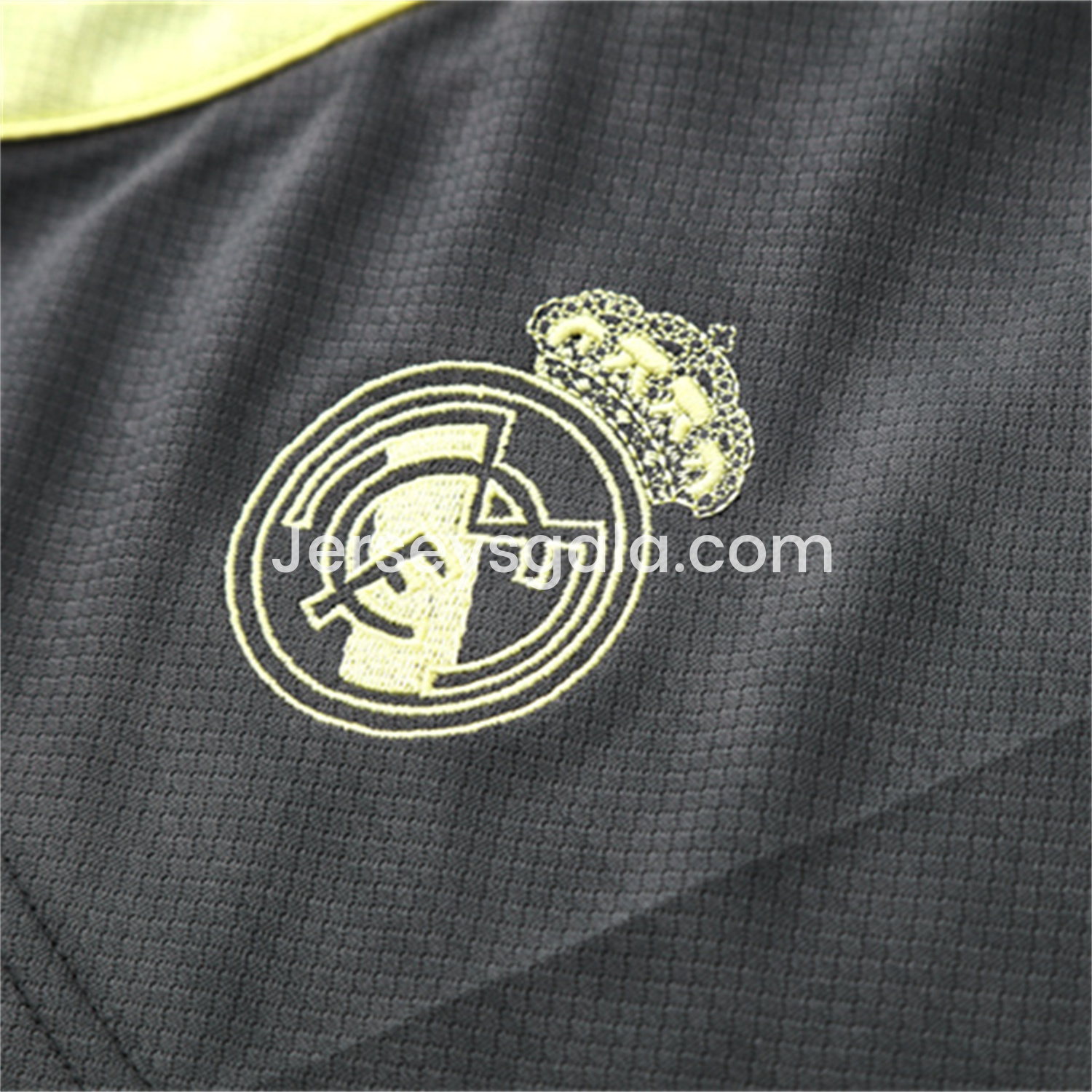 JerseysGala.com | Real Madrid 25-26 Short-Sleeve Training Set - Deep Grey Top and Shorts -Customize Name, Number and Patch | Worldwide Shipping