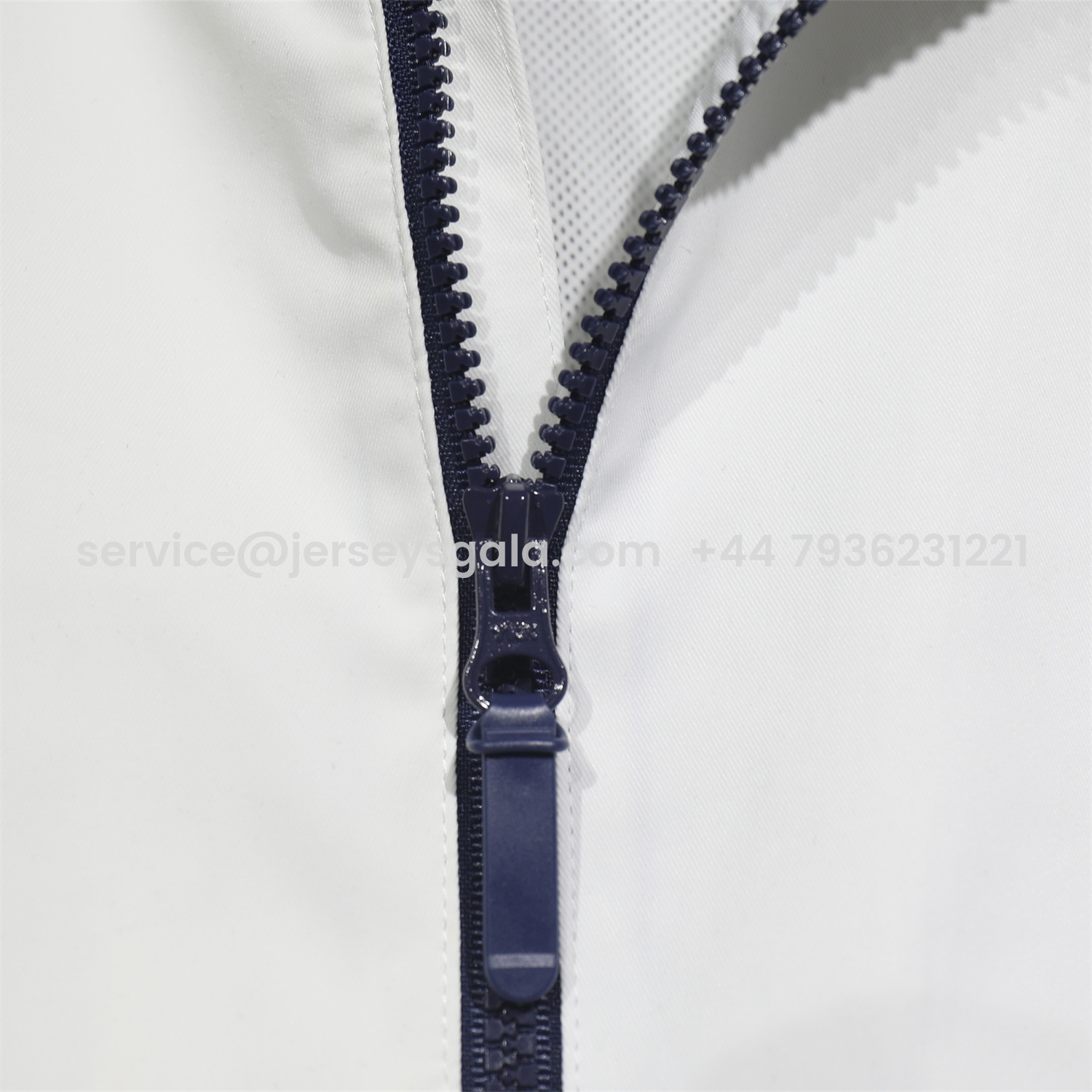 JerseysGala.com | Paris Saint-Germain PSG 25-26 Throwback Windbreaker Jacket - White -Customize Name, Number and Patch | Worldwide Shipping