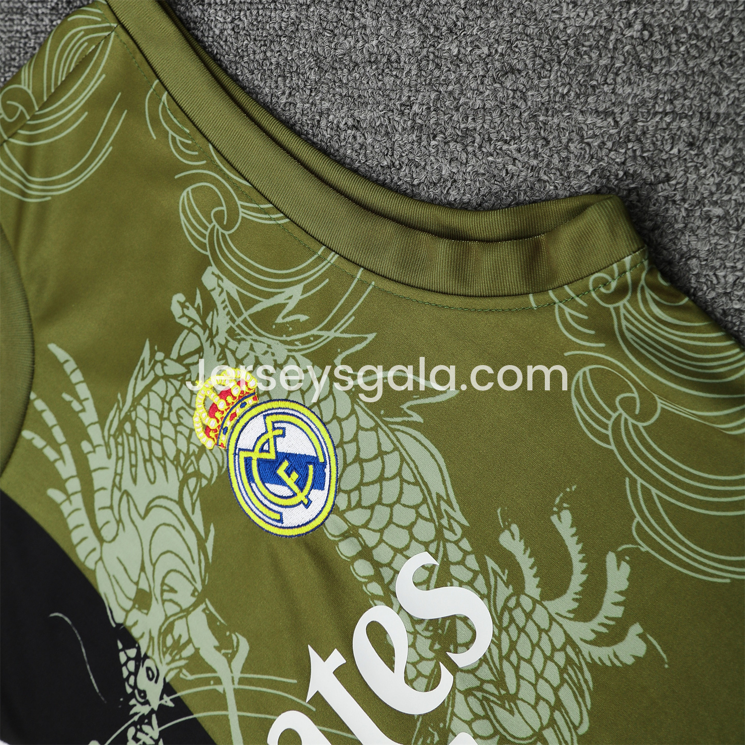 JerseysGala.com | Real Madrid 25-26 Vest Training Set - Green-Black Dragon Vest & Black-White Shorts -Customize Name, Number and Patch | Worldwide Shipping