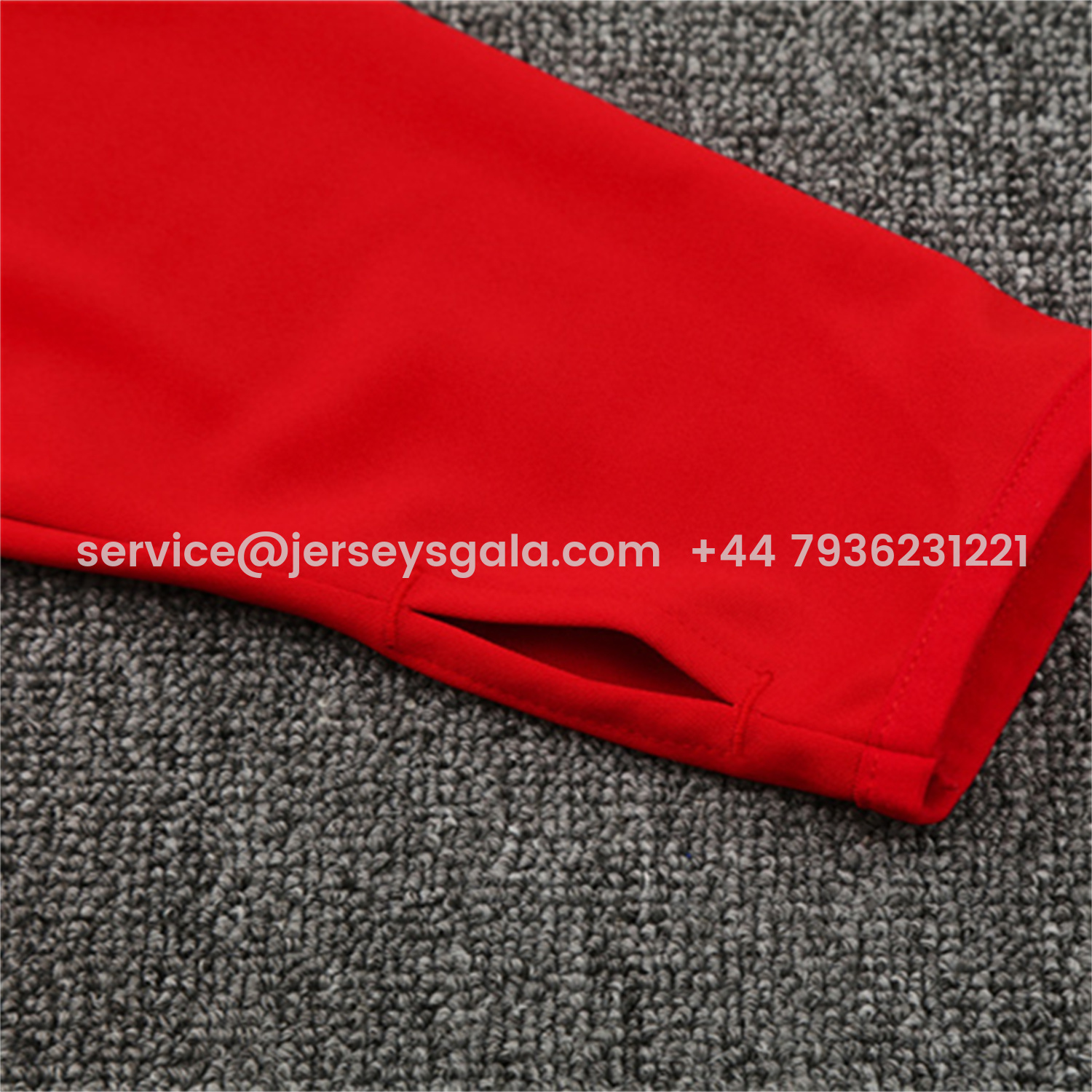 JerseysGala.com | Liver.pool 25-26 Kids Long Sleeve Training Set - Red Top & Black Pants -Customize Name, Number and Patch | Worldwide Shipping