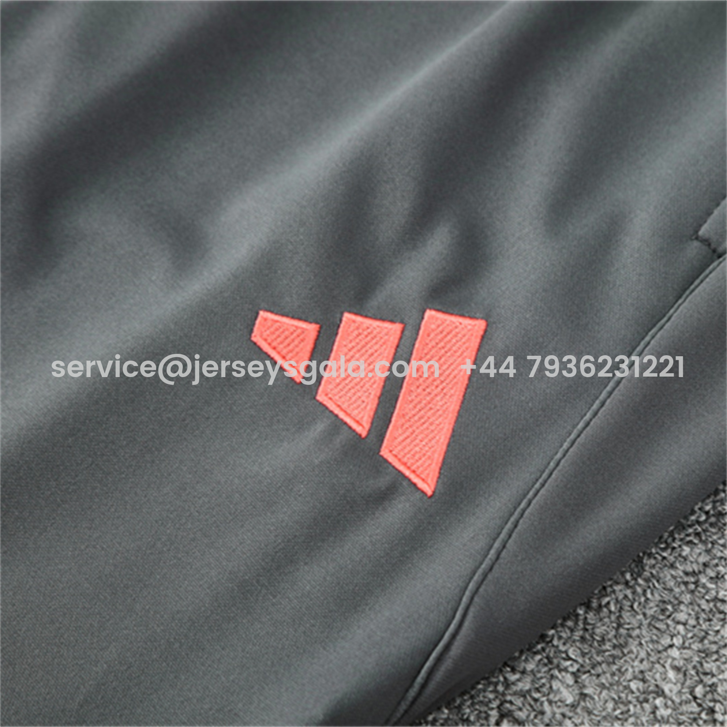 JerseysGala.com | Bayern Munich 25-26 Kids Long Sleeves Training Set - Dark Grey Top & Pants -Customize Name, Number and Patch | Worldwide Shipping