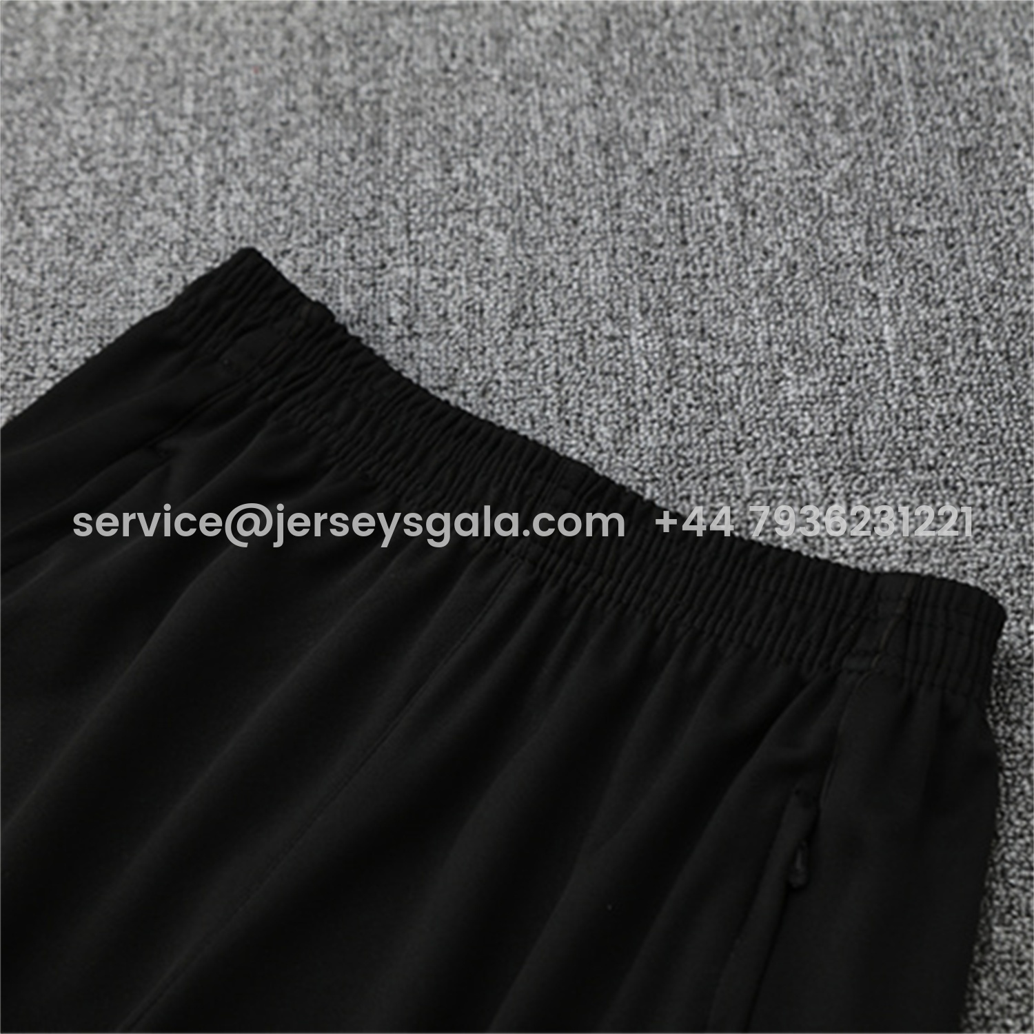 JerseysGala.com | Liver.pool 25-26 Long Sleeve Training Set - Black Top & Black Pants -Customize Name, Number and Patch | Worldwide Shipping