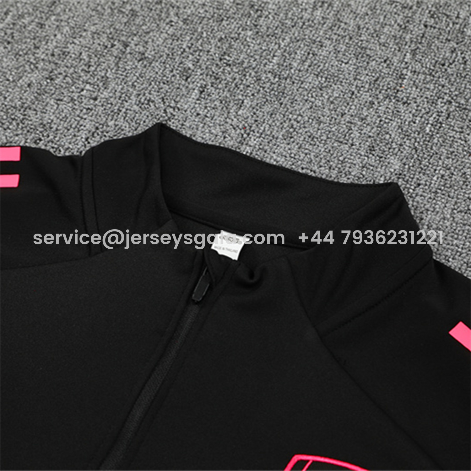 JerseysGala.com | Arsenal 25-26 Long Sleeve Training Set - Pink Logo Black Top & Black Pants -Customize Name, Number and Patch | Worldwide Shipping