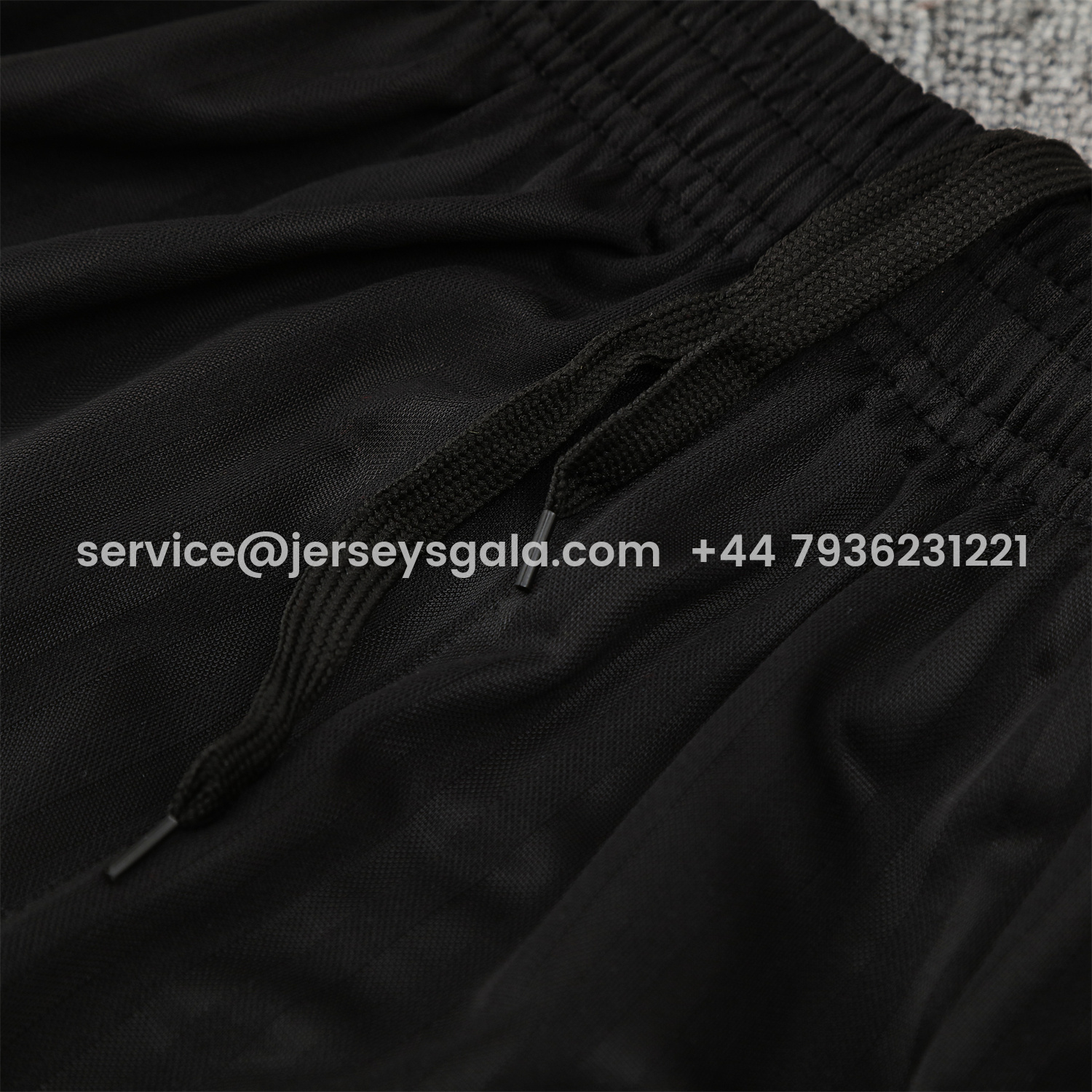 JerseysGala.com | Flamengo 25-26 Short-Sleeve Training Set - Red Top & Black Shorts -Customize Name, Number and Patch | Worldwide Shipping