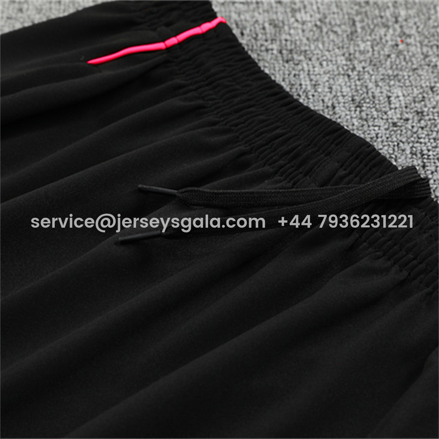 JerseysGala.com | Arsenal 25-26 Long Sleeve Training Set - Pink Logo Black Top & Black Pants -Customize Name, Number and Patch | Worldwide Shipping