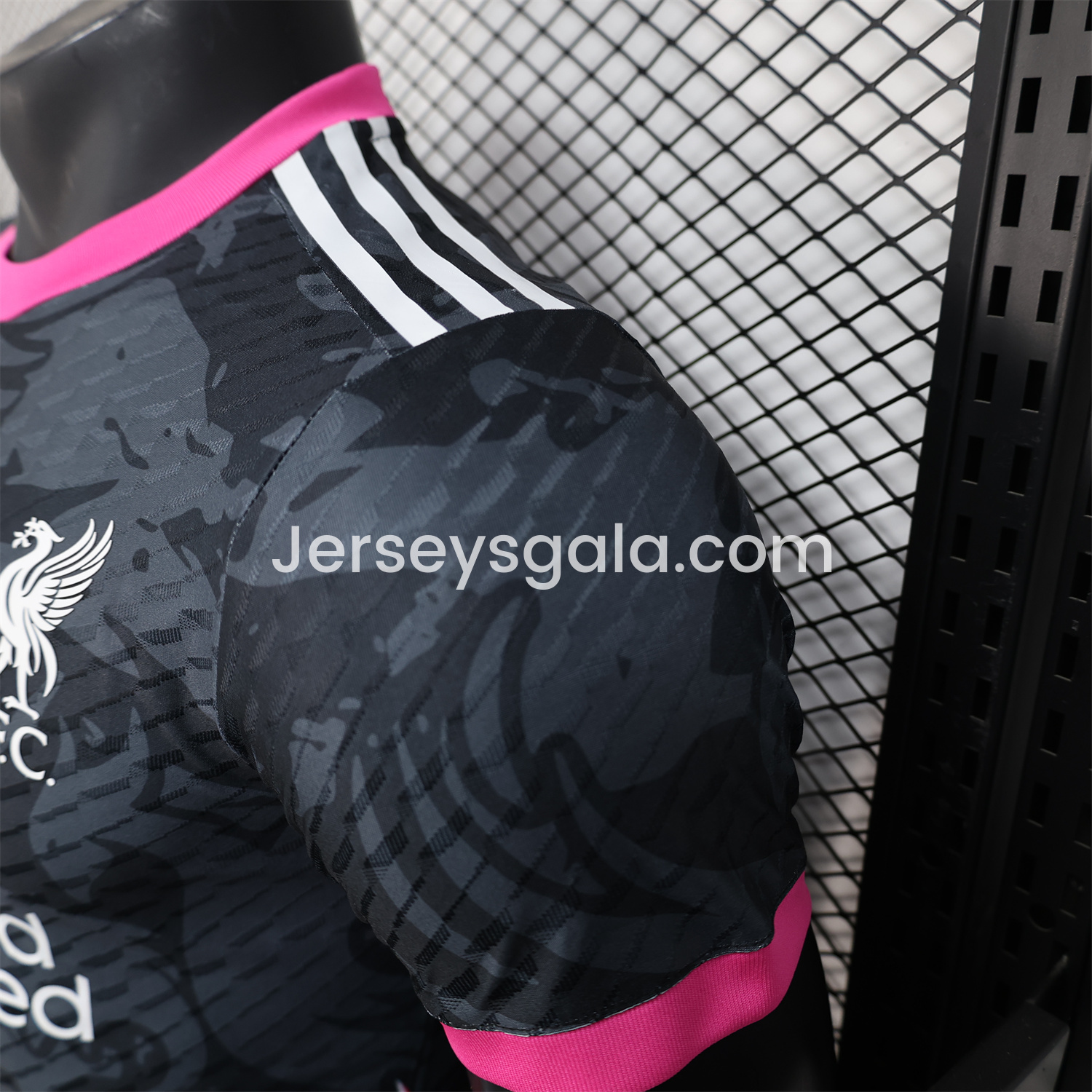 JerseysGala.com | Liver.pool 25-26 Red White Liver.pool Bird Black Special Jersey - Player Version -Customize Name, Number and Patch | Worldwide Shipping