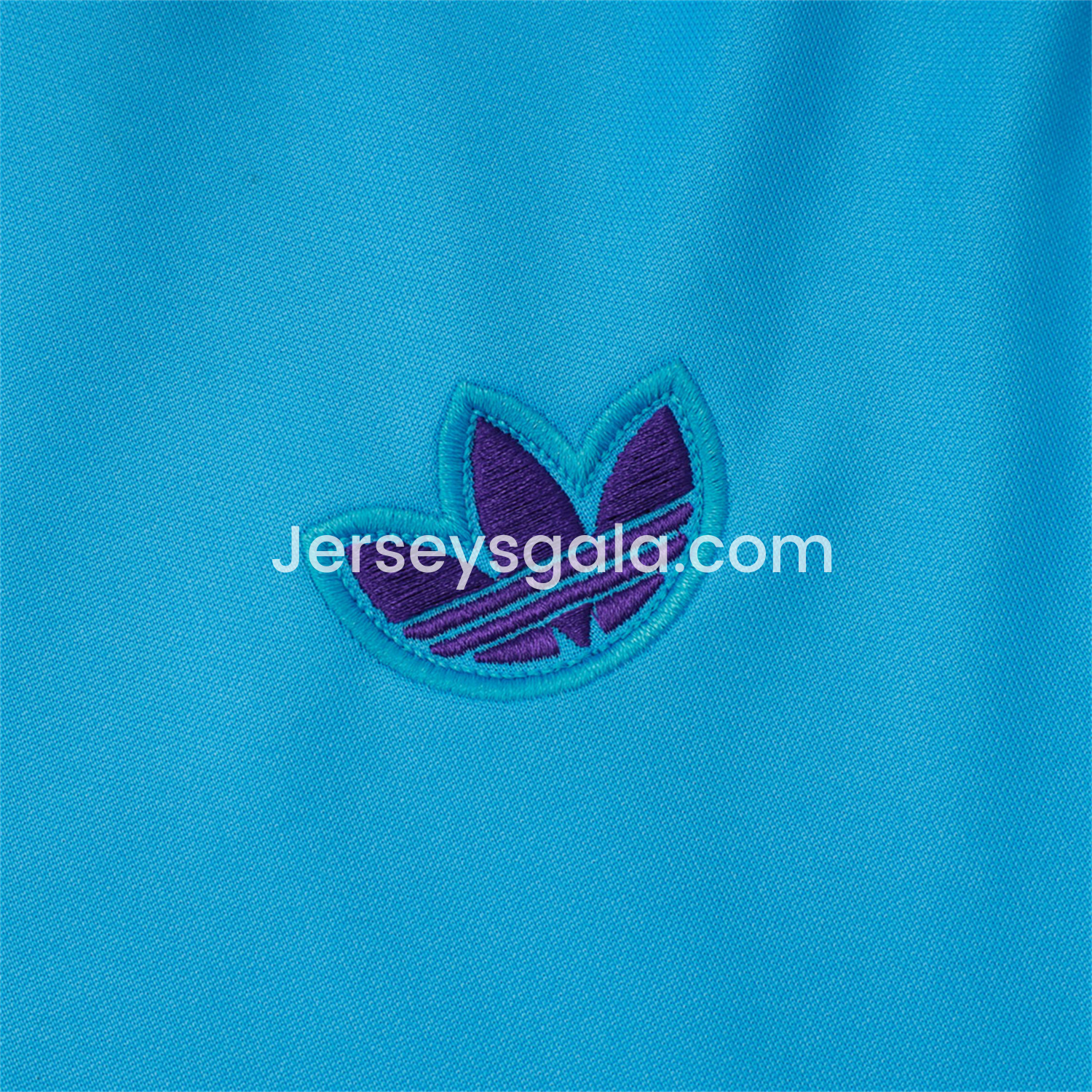 JerseysGala.com | Real Madrid 25-26 Throwback Trefoil Jacket Training Tracksuit - Blue Jackets & Purple Pants -Customize Name, Number and Patch | Worldwide Shipping