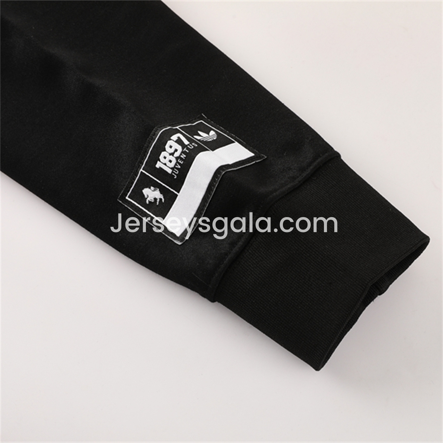 JerseysGala.com | Juventus 25-26 Originals Varsity Hoodie Set - Black Hoodie and Pants -Customize Name, Number and Patch | Worldwide Shipping