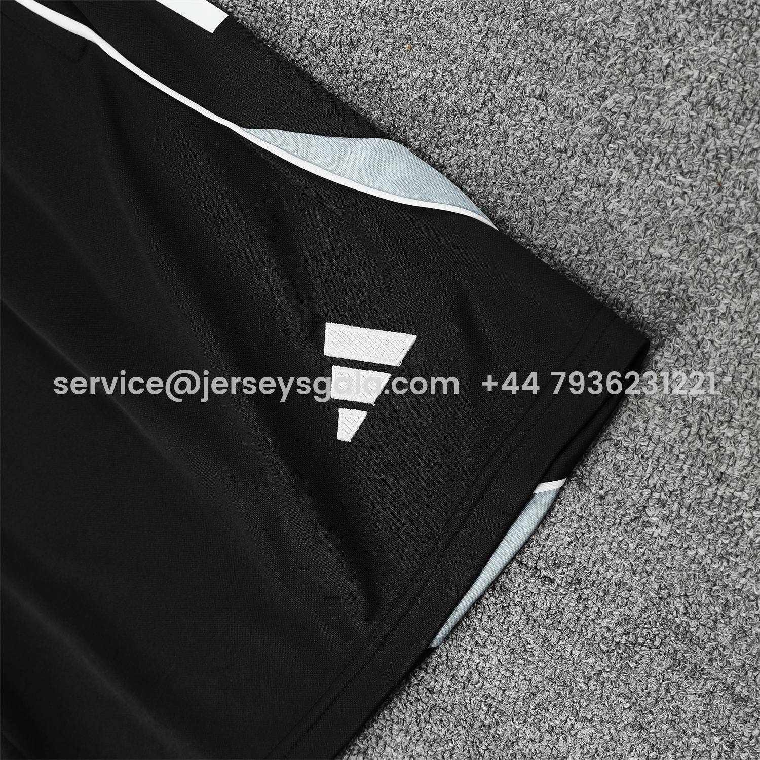 JerseysGala.com | Real Madrid 25-26 Vest Training Set - Grey And White Vest & Black Shorts -Customize Name, Number and Patch | Worldwide Shipping