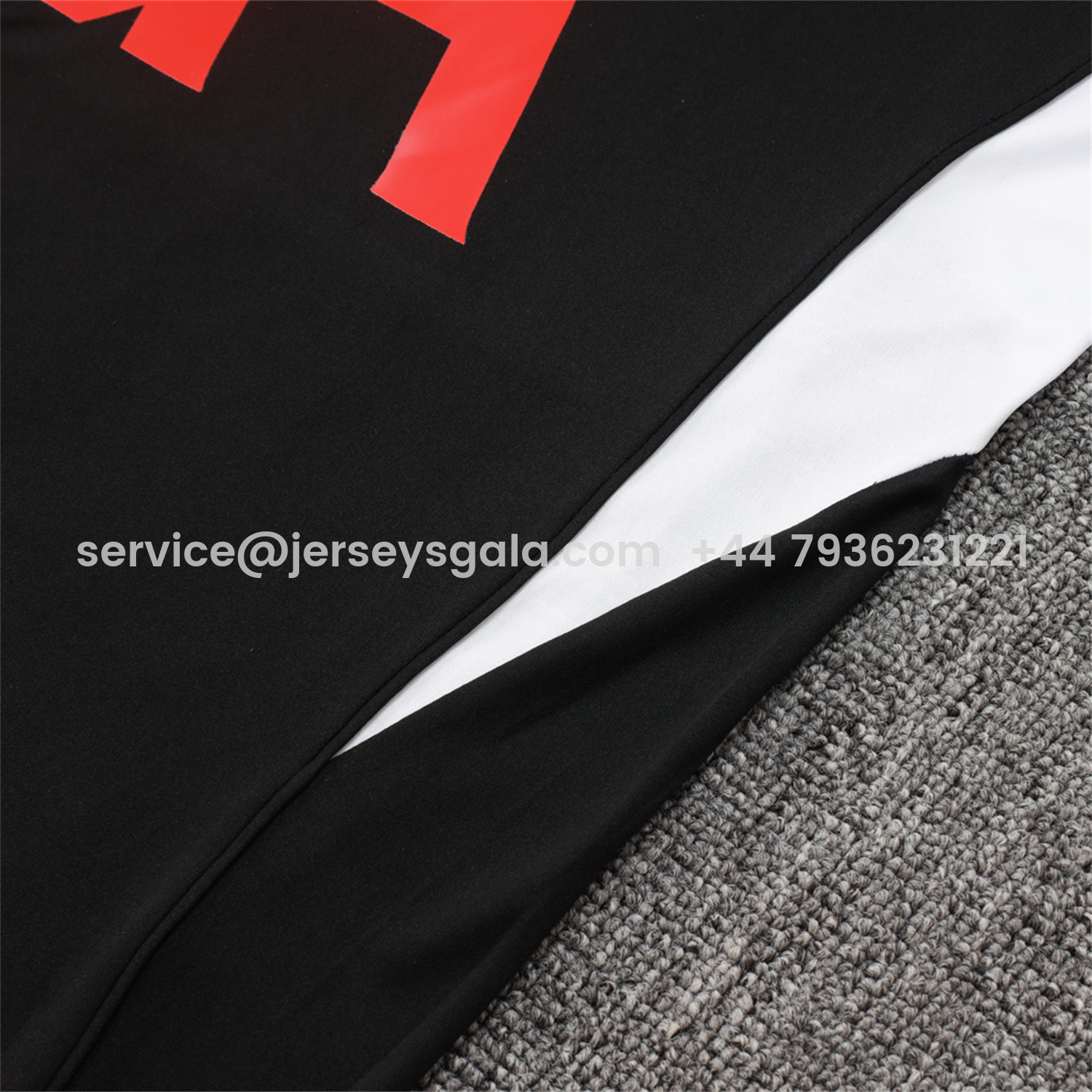 JerseysGala.com | Liver.pool 25-26 Vest Training Set - Black Vest & Black Shorts -Customize Name, Number and Patch | Worldwide Shipping