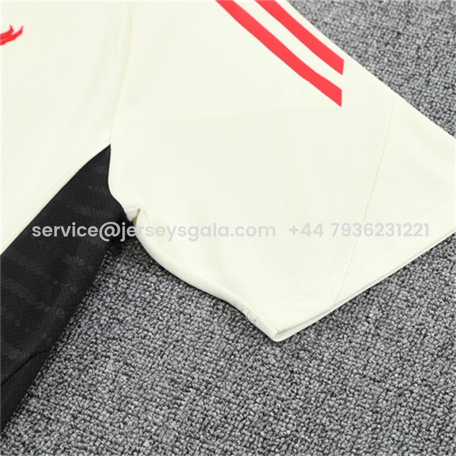 JerseysGala.com | Liver.pool 25-26 Short-Sleeve Training Set Off White Top & Black Shorts -Customize Name, Number and Patch | Worldwide Shipping