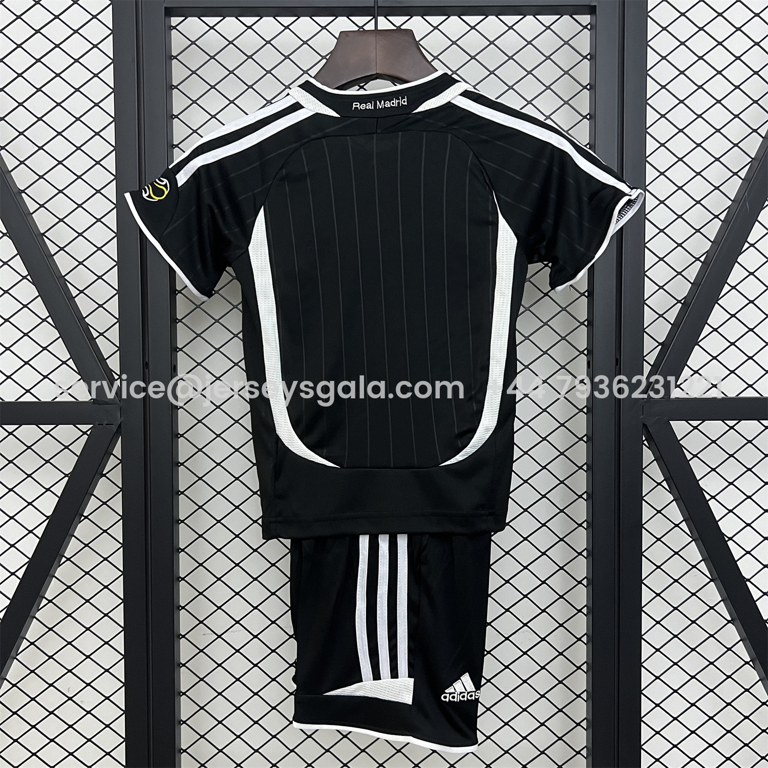 JerseysGala.com | Retro Real Madrid 2006-07 Away Kids Kit -Customize Name, Number and Patch | Worldwide Shipping