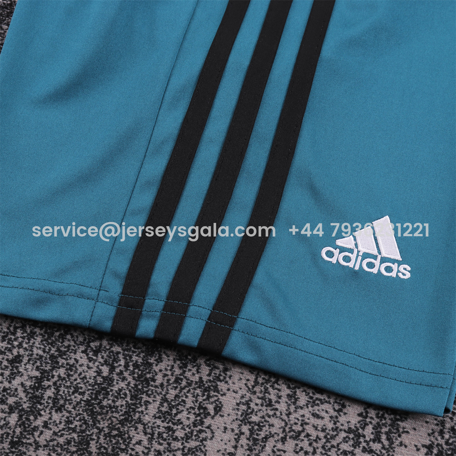 JerseysGala.com | Retro Real Madrid 17-18 Third Long Sleeves Kids Kit -Customize Name, Number and Patch | Worldwide Shipping