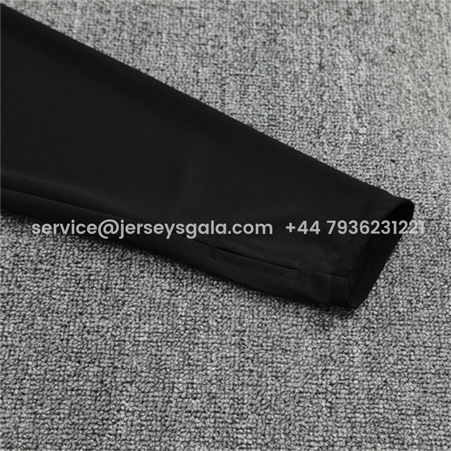 JerseysGala.com | Juventus 25-26 Long Sleeve Training Set - Black Top and Black Pants -Customize Name, Number and Patch | Worldwide Shipping
